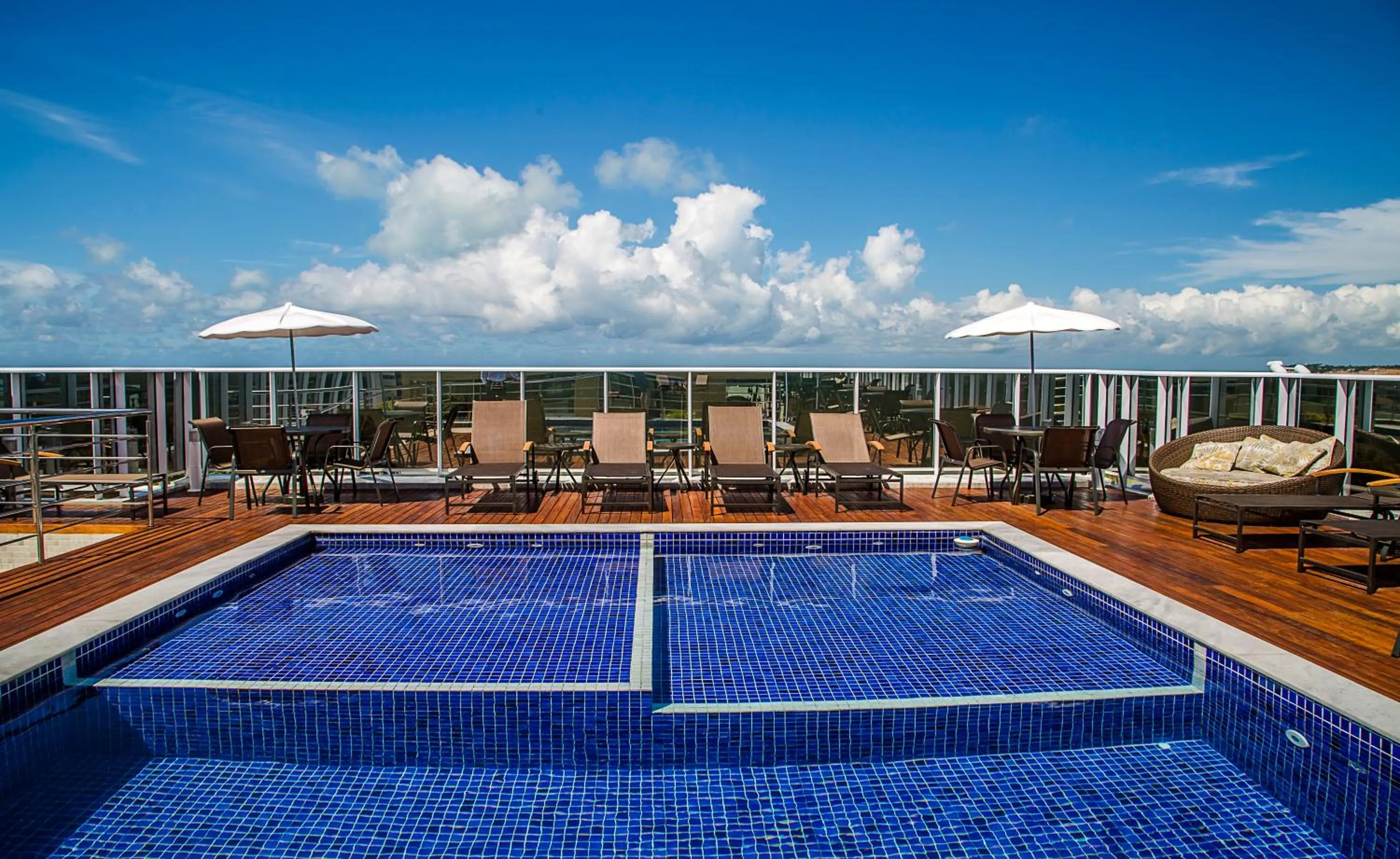 Swimming pool in Laguna Praia Hotel