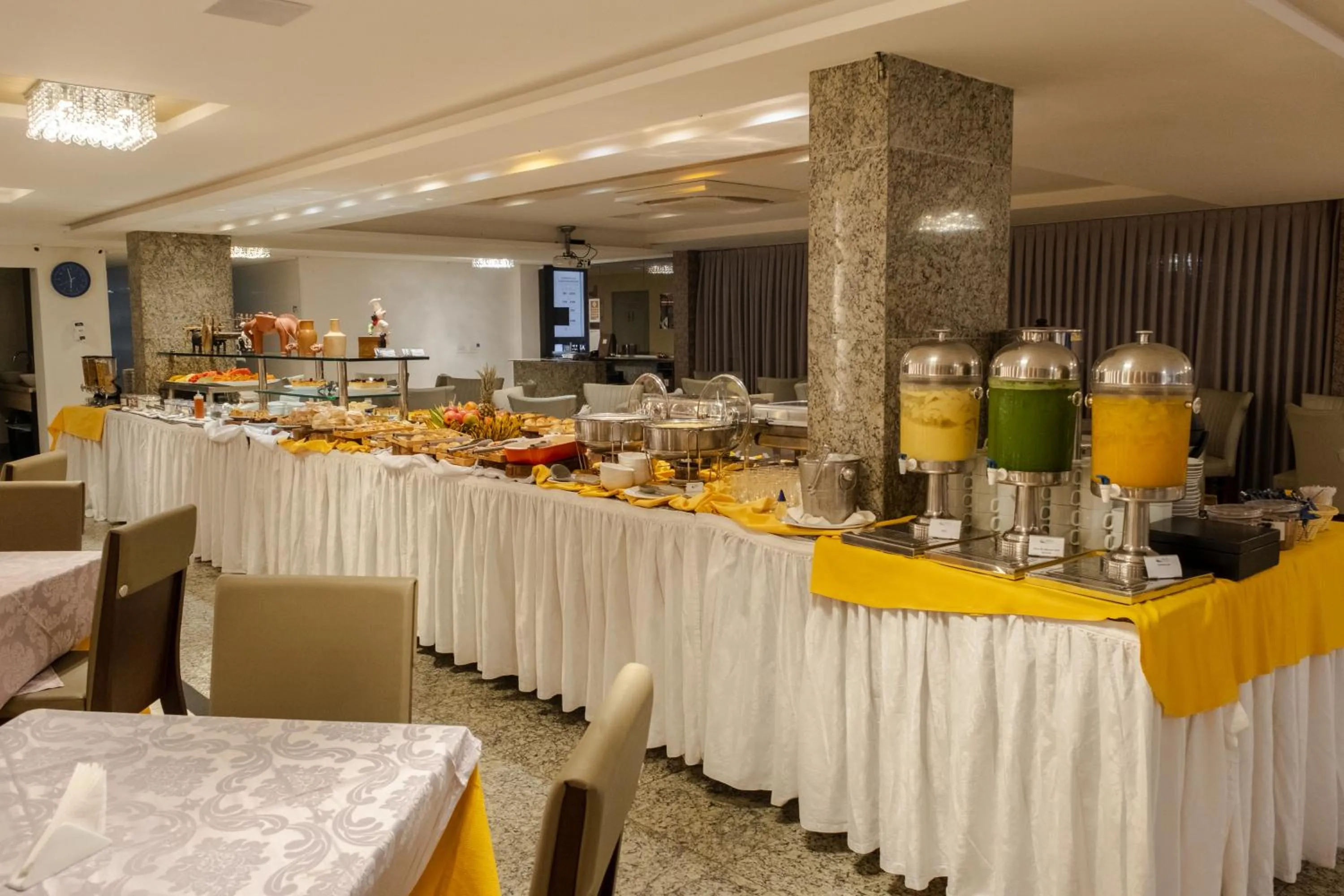 Restaurant/places to eat in Laguna Praia Hotel