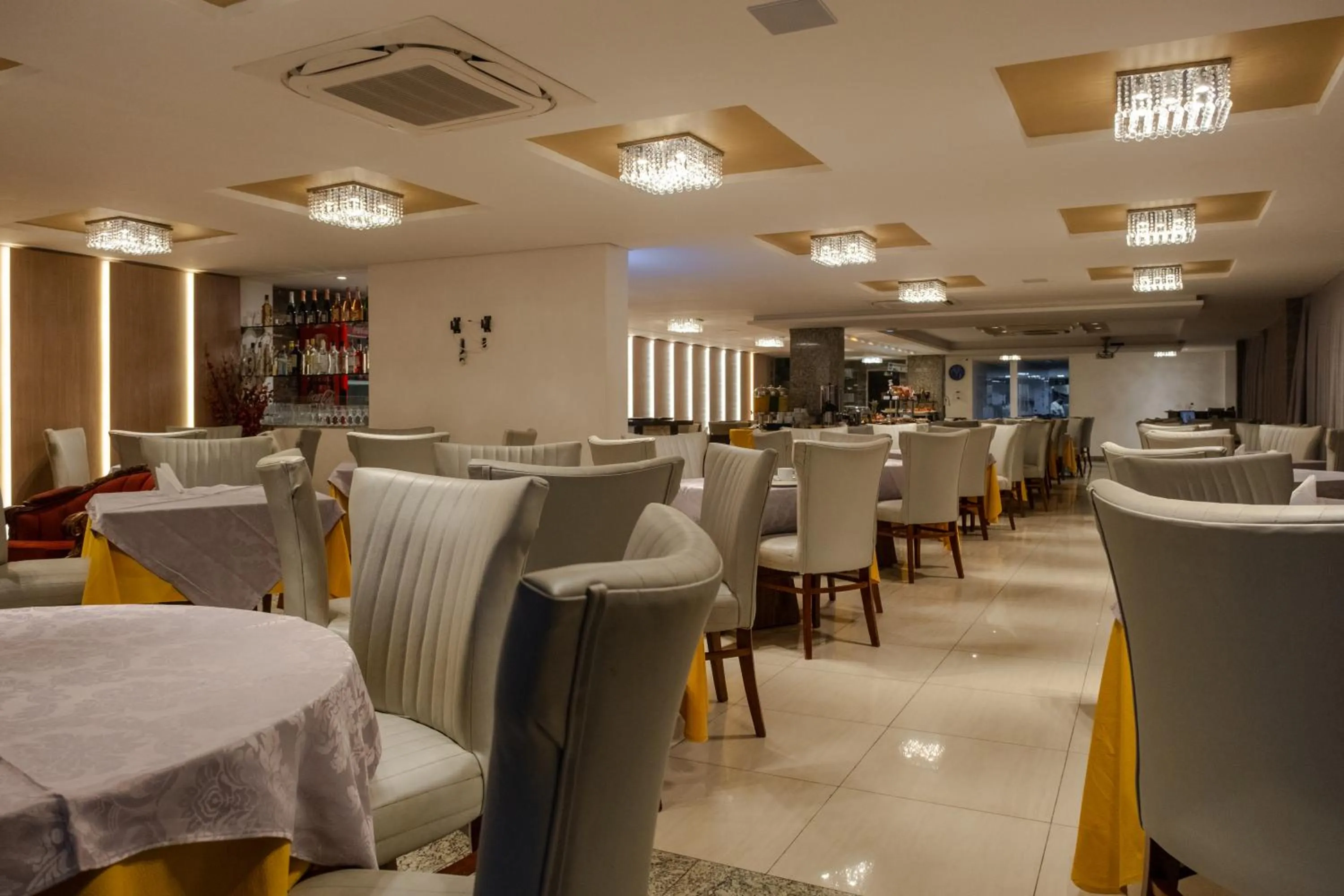 Restaurant/places to eat in Laguna Praia Hotel