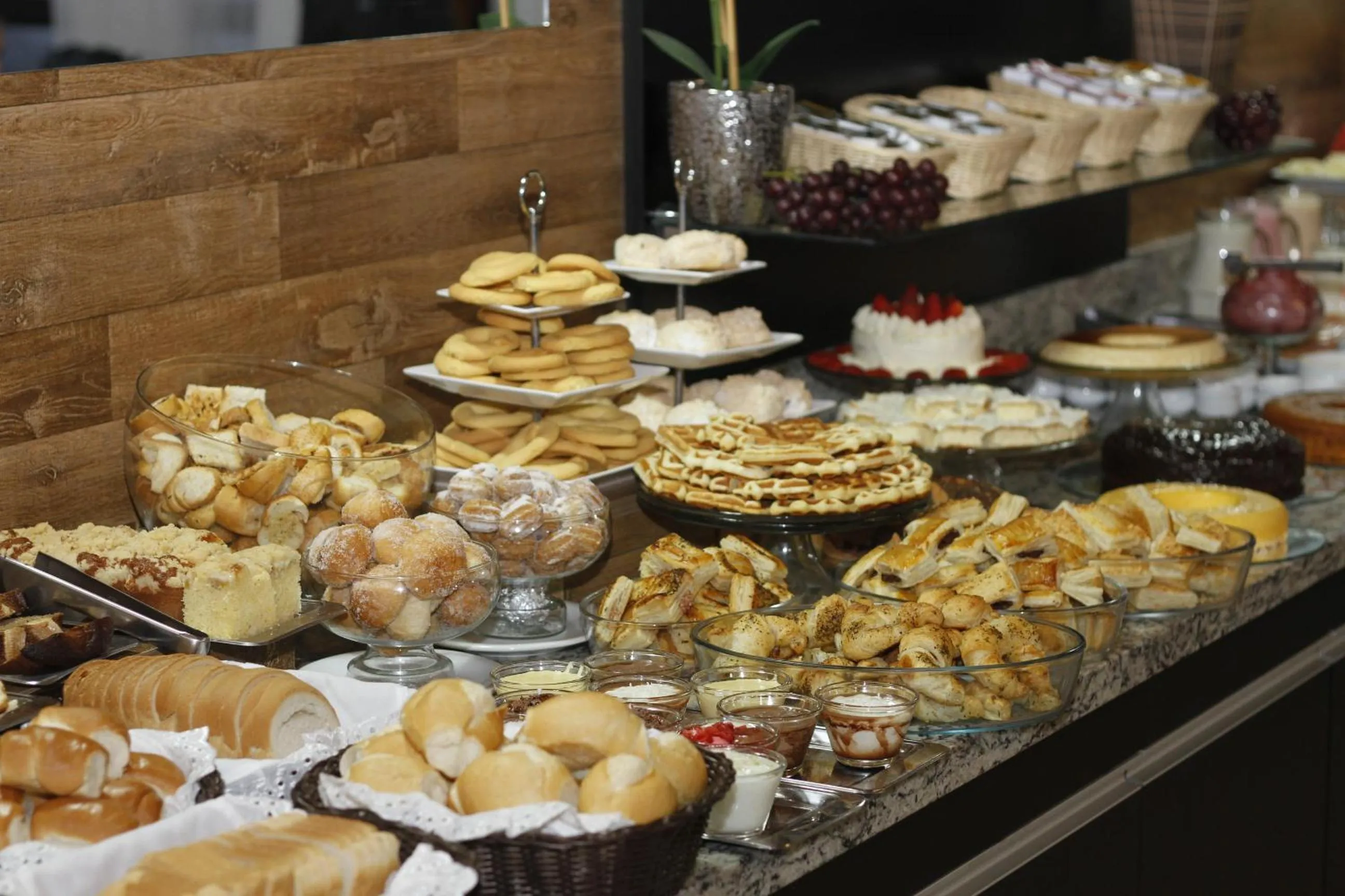 Buffet breakfast in Sky Ville Hotel Gramado