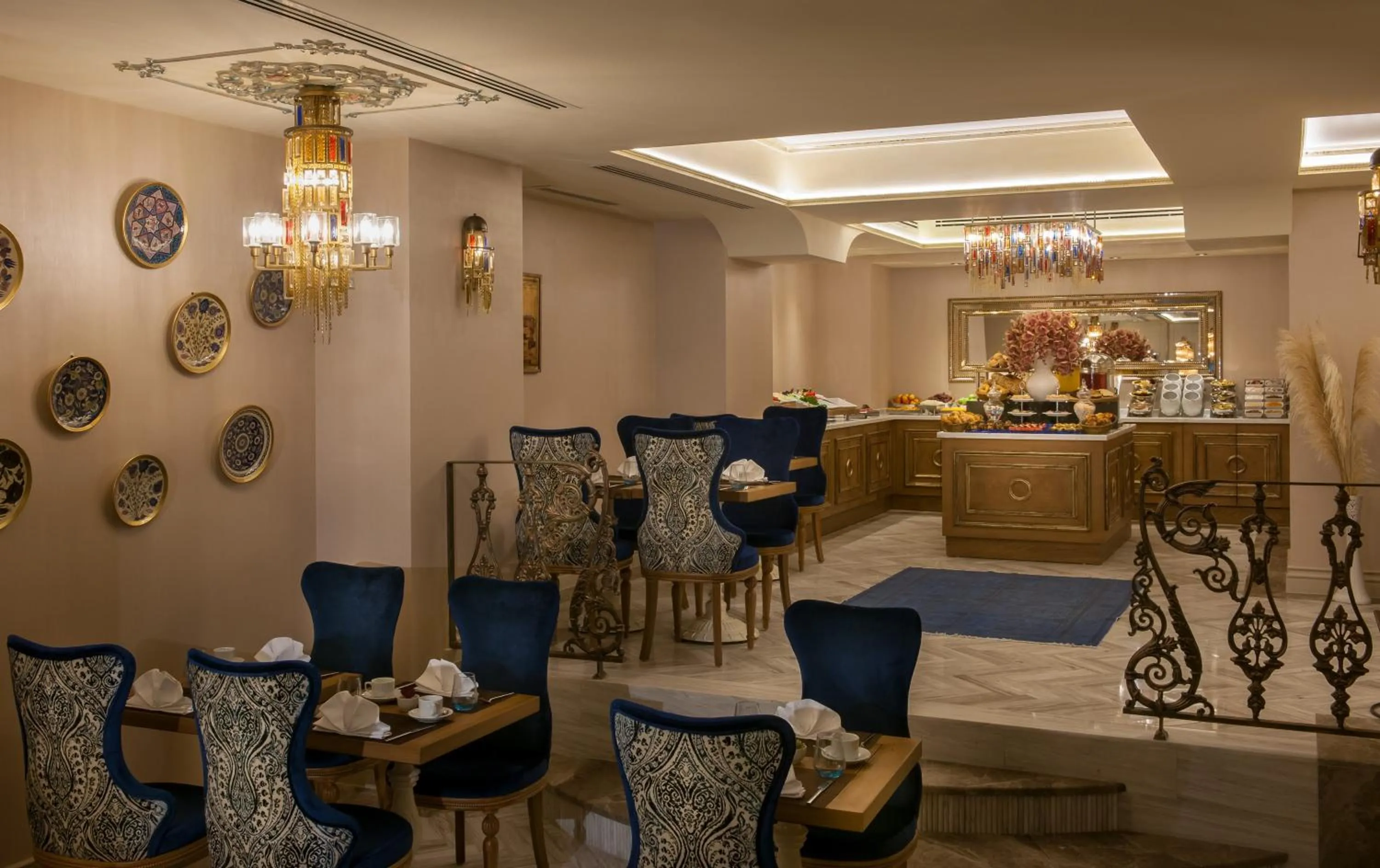Restaurant/places to eat in Romance Istanbul Hotel Boutique Class