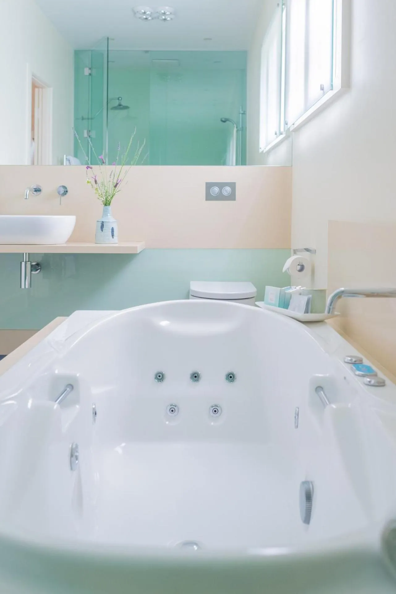 Shower in Rhyll Haven Luxury Getaway Apartments