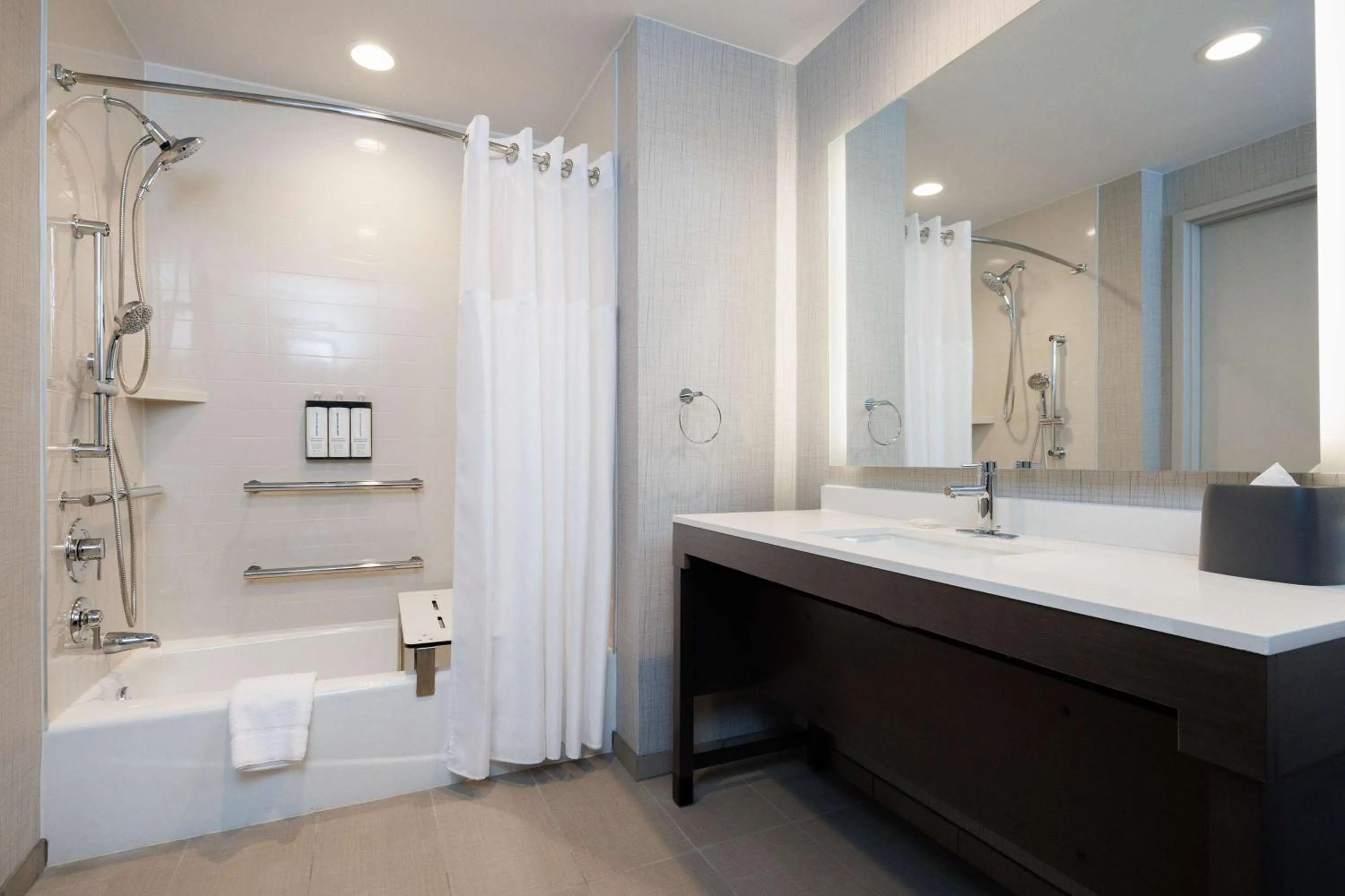 Bathroom in Hyatt Place San Carlos