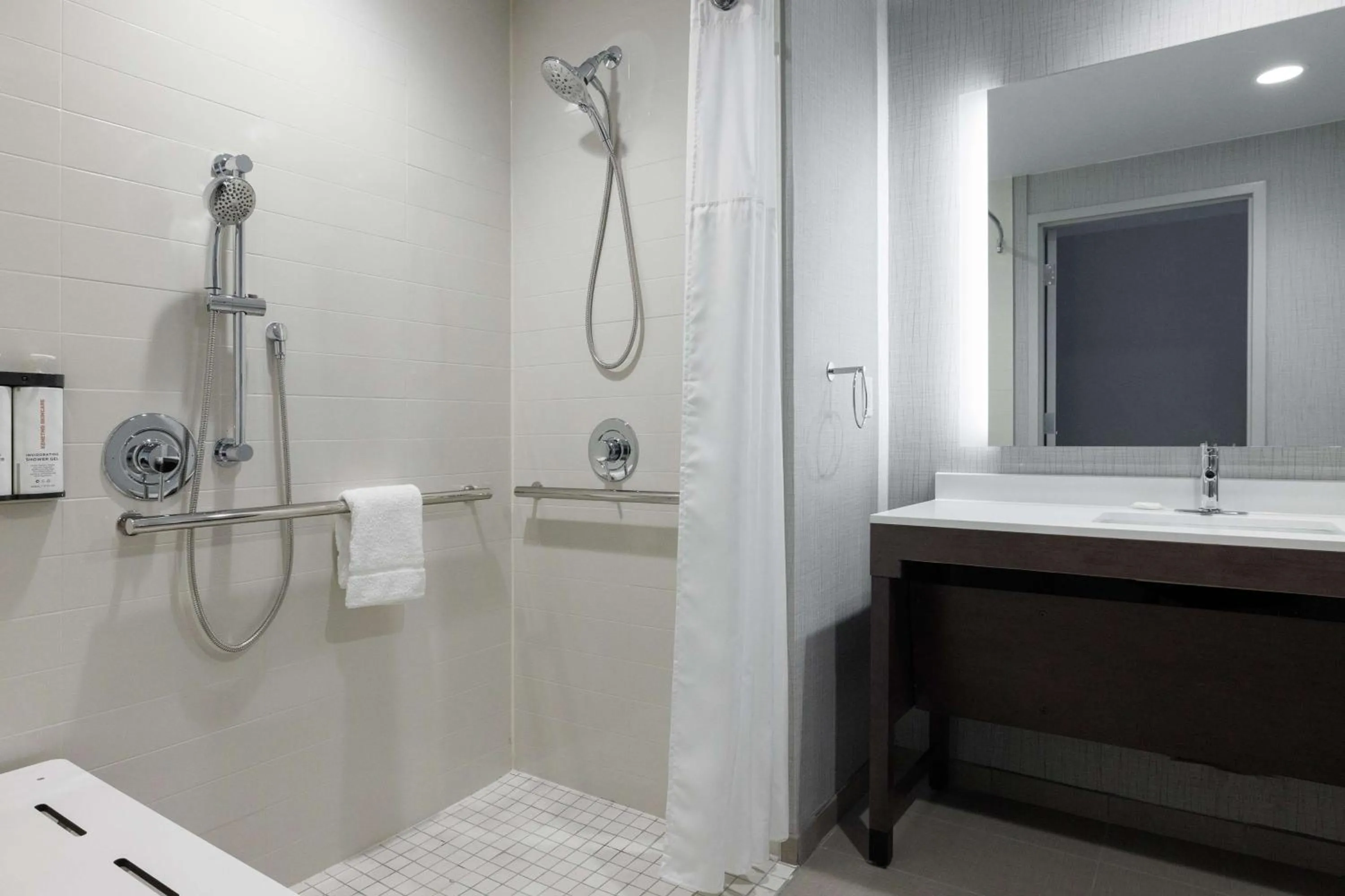 Bathroom in Hyatt Place San Carlos