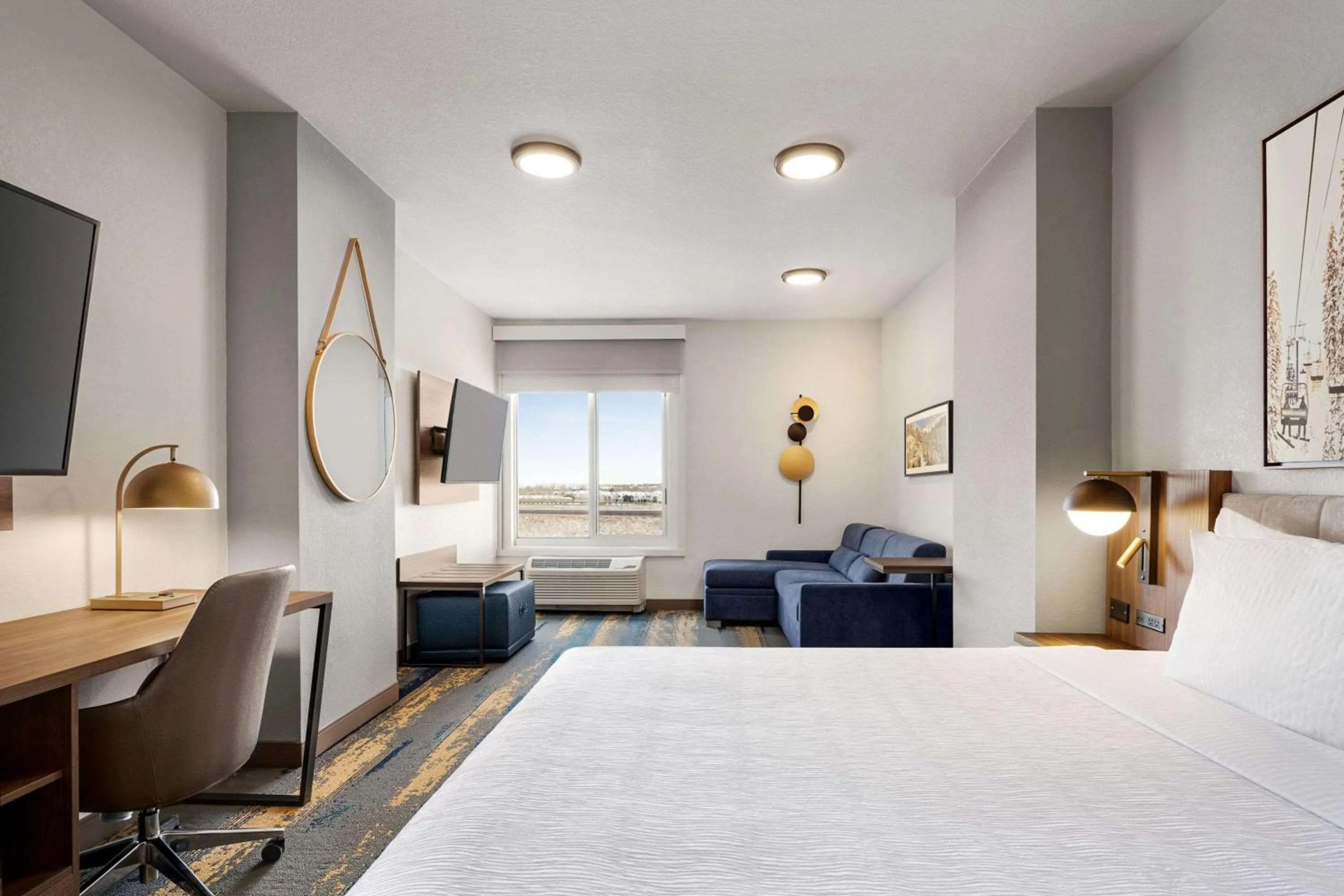 Photo of the whole room, Bed in La Quinta Inn & Suites by Wyndham Denver Parker