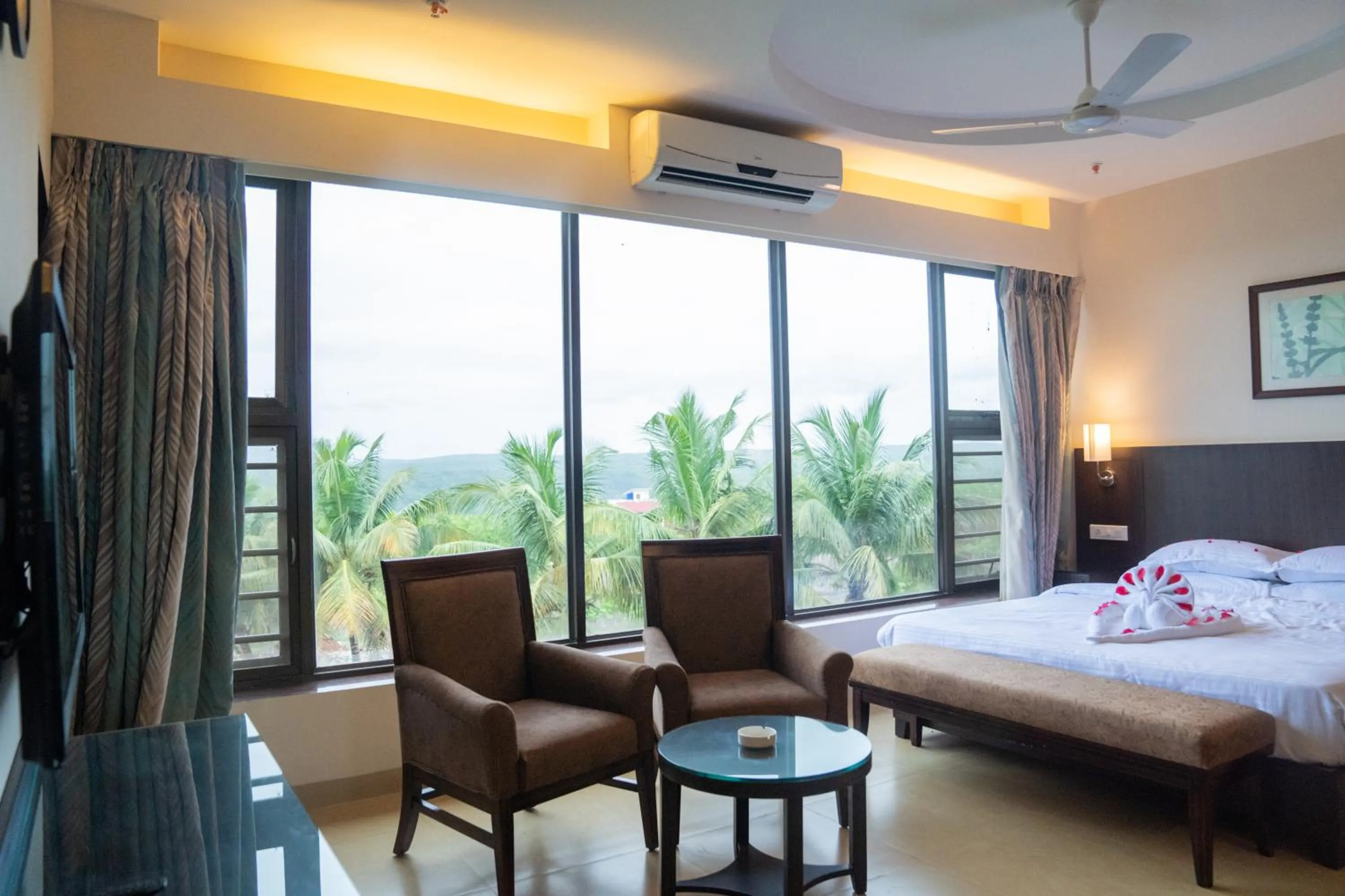 Bed in Greenleaf The Resort & Spa, Ganpatipule