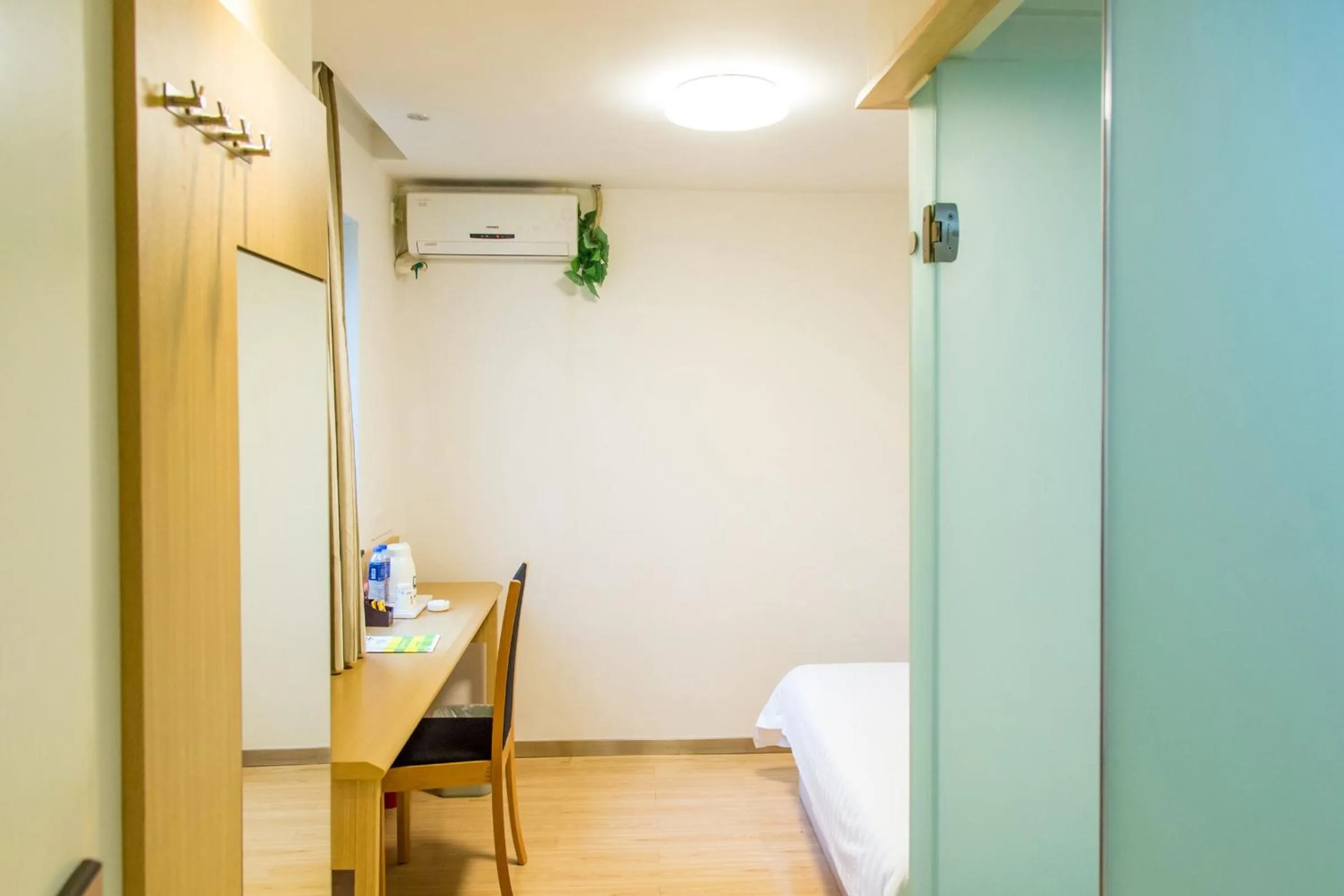 Decorative detail in 7Days Premium Guangzhou Kecun Subway Station