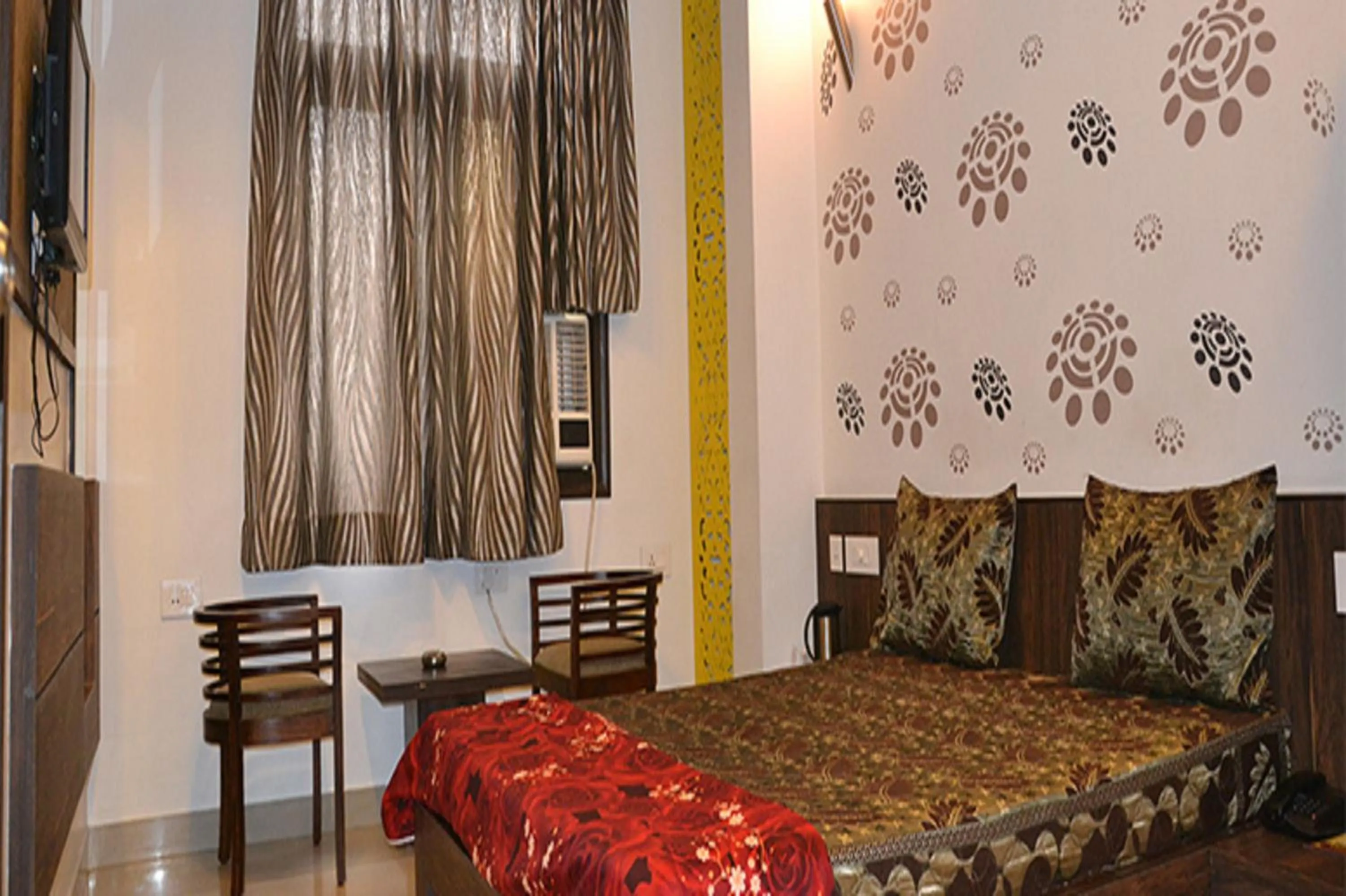 Bedroom in Hotel Mahadev Villa