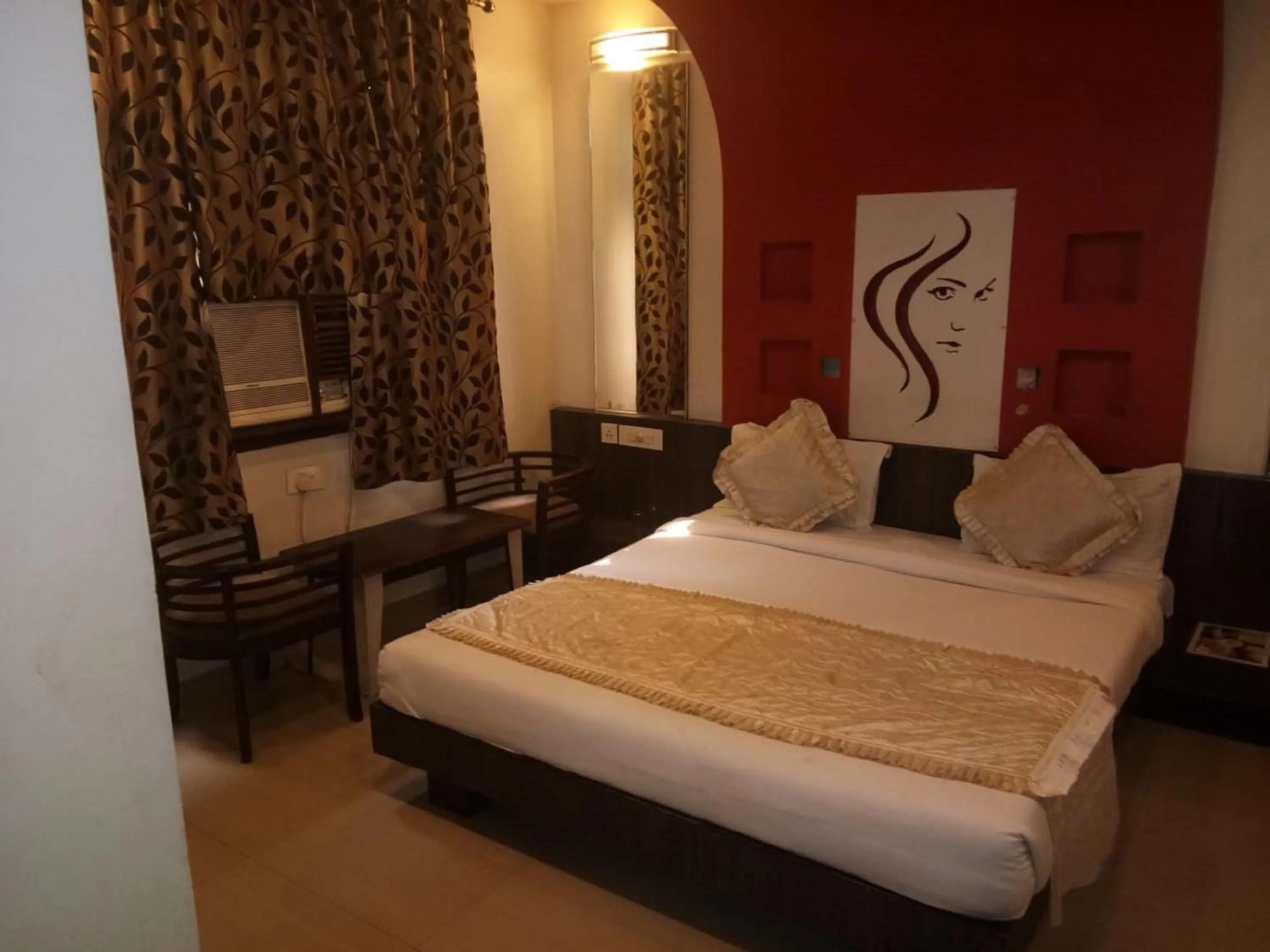 Bedroom in Hotel Mahadev Villa