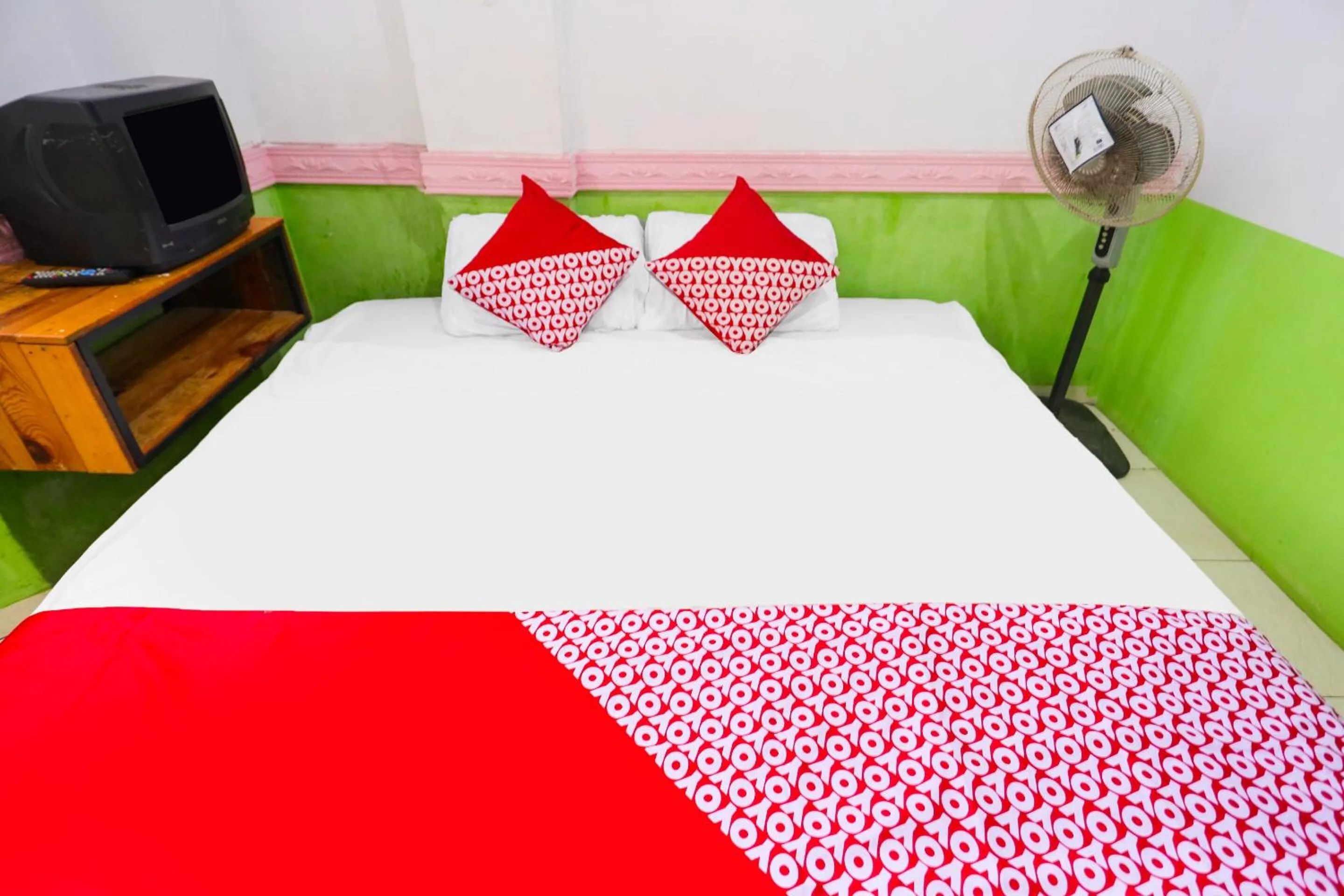 Bedroom, Bed in Hotel O Wr House Syariah BatamNearEast Coast Park