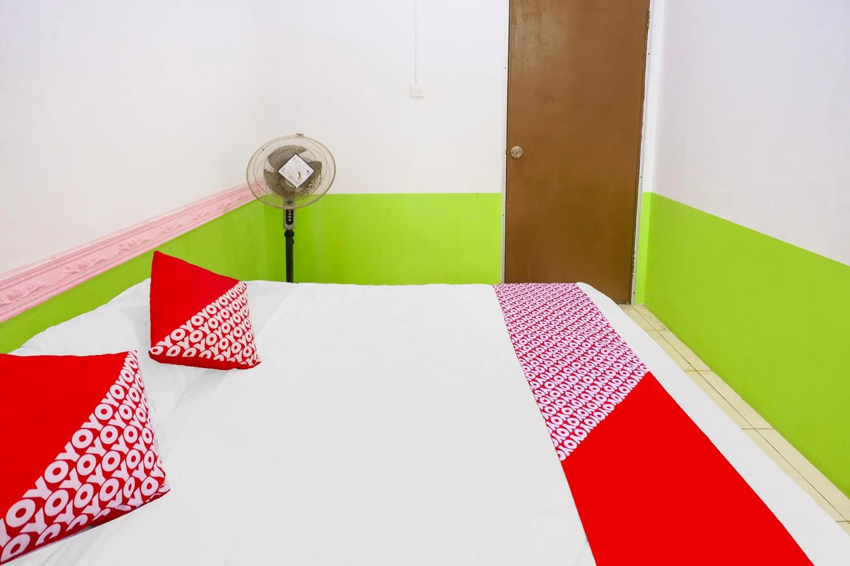 Bedroom, Bed in Hotel O Wr House Syariah BatamNearEast Coast Park