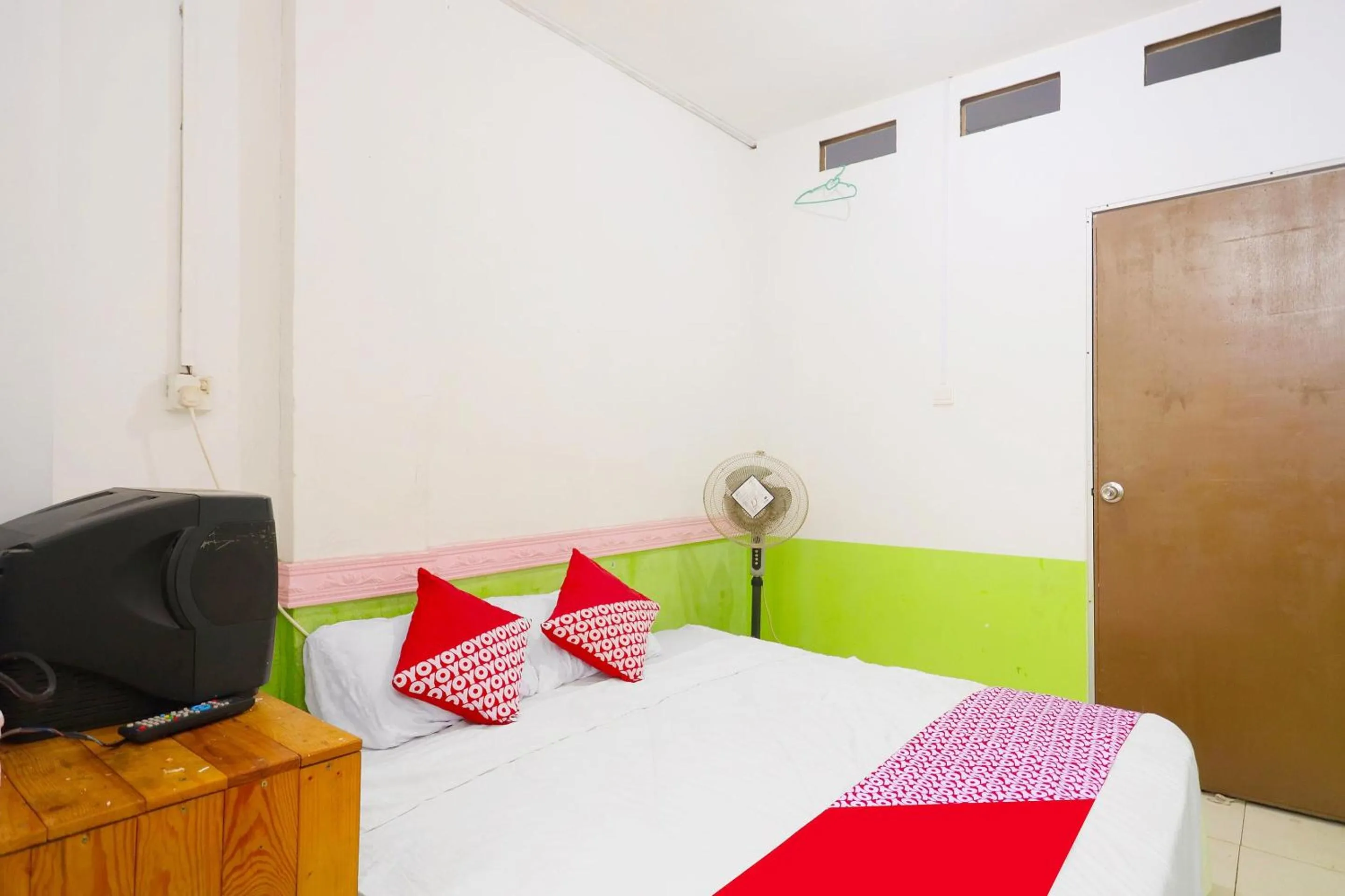 Bedroom, Bed in Hotel O Kartika Guest House SyariahNearPantai Stres
