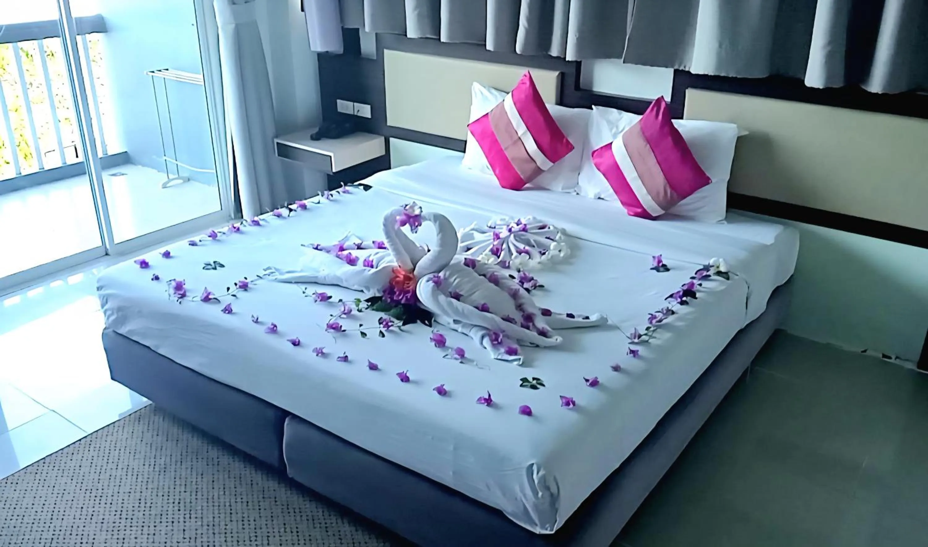 Bedroom, Bed in AM Surin Place - SHA Extra Plus