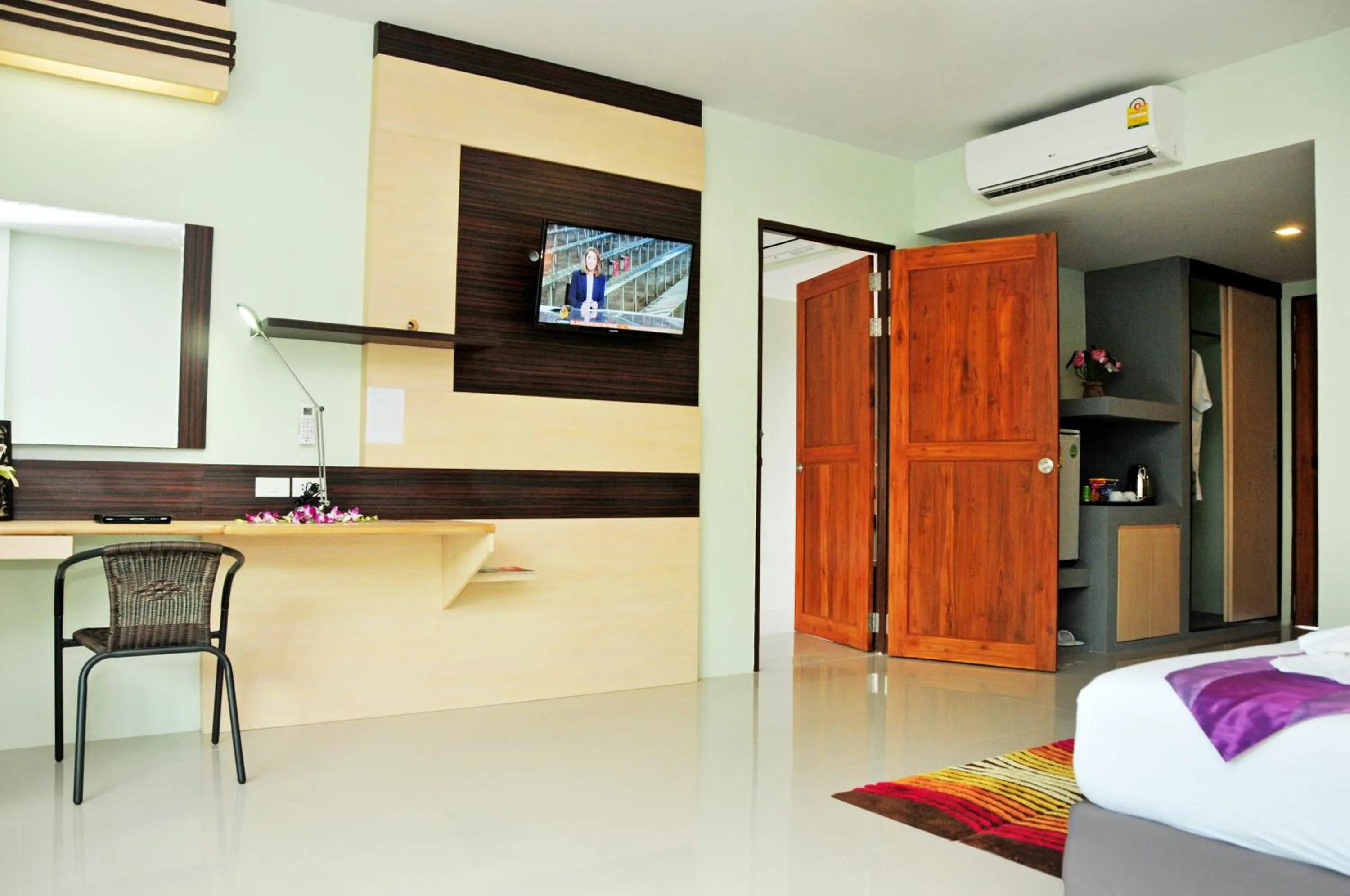 TV and multimedia, Bed in AM Surin Place - SHA Extra Plus