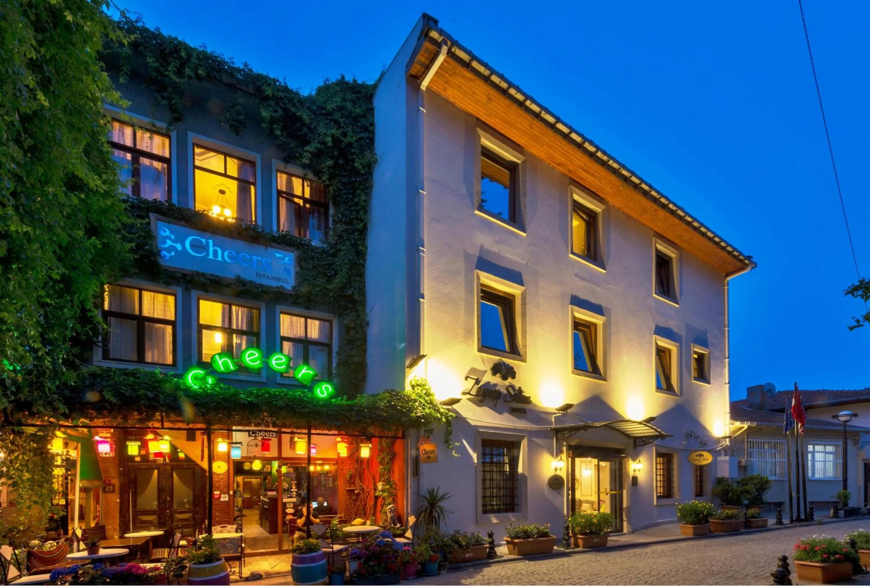 Property building in Zeynep Sultan Hotel