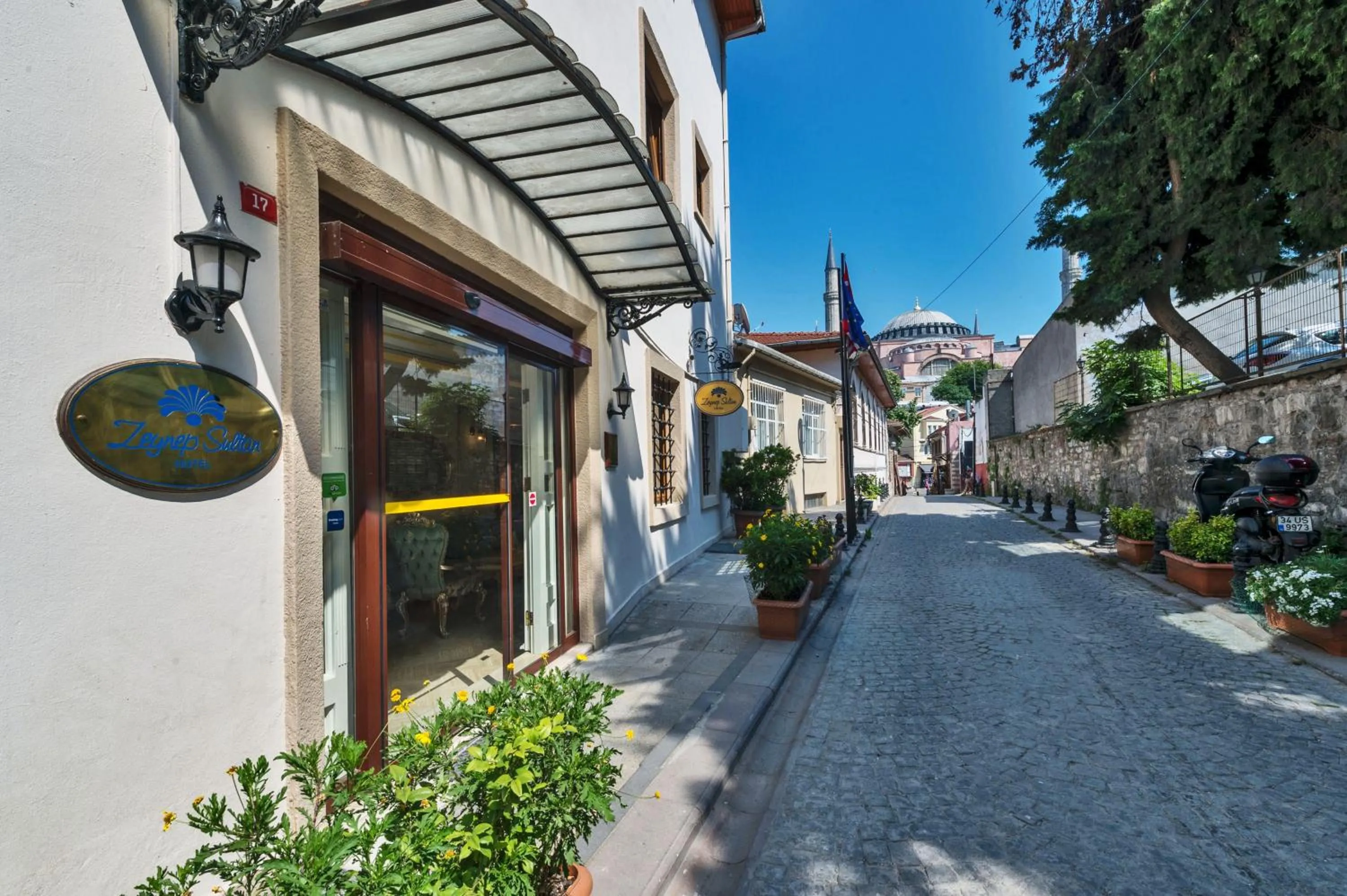 Property building in Zeynep Sultan Hotel