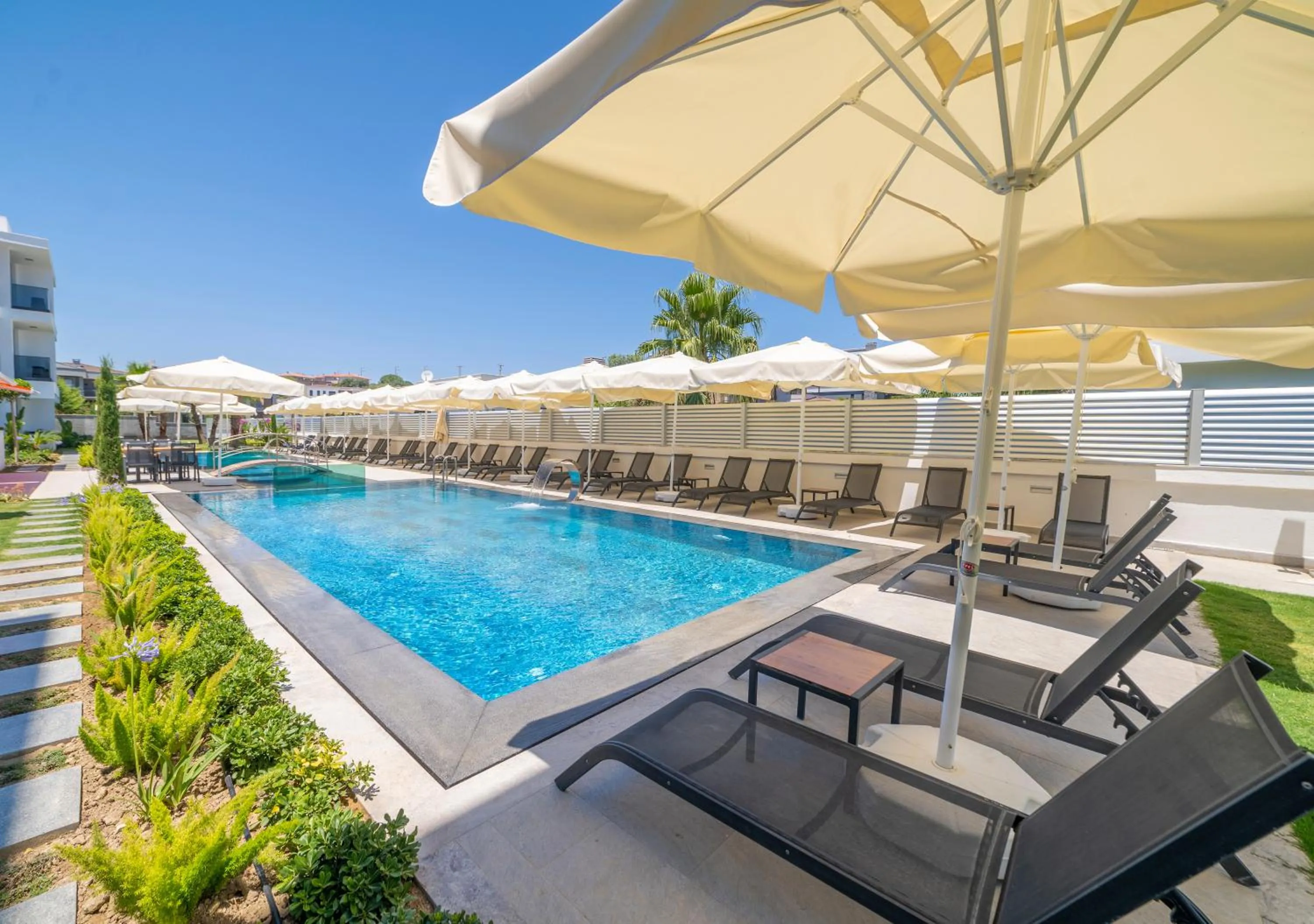 Swimming pool in Selluka