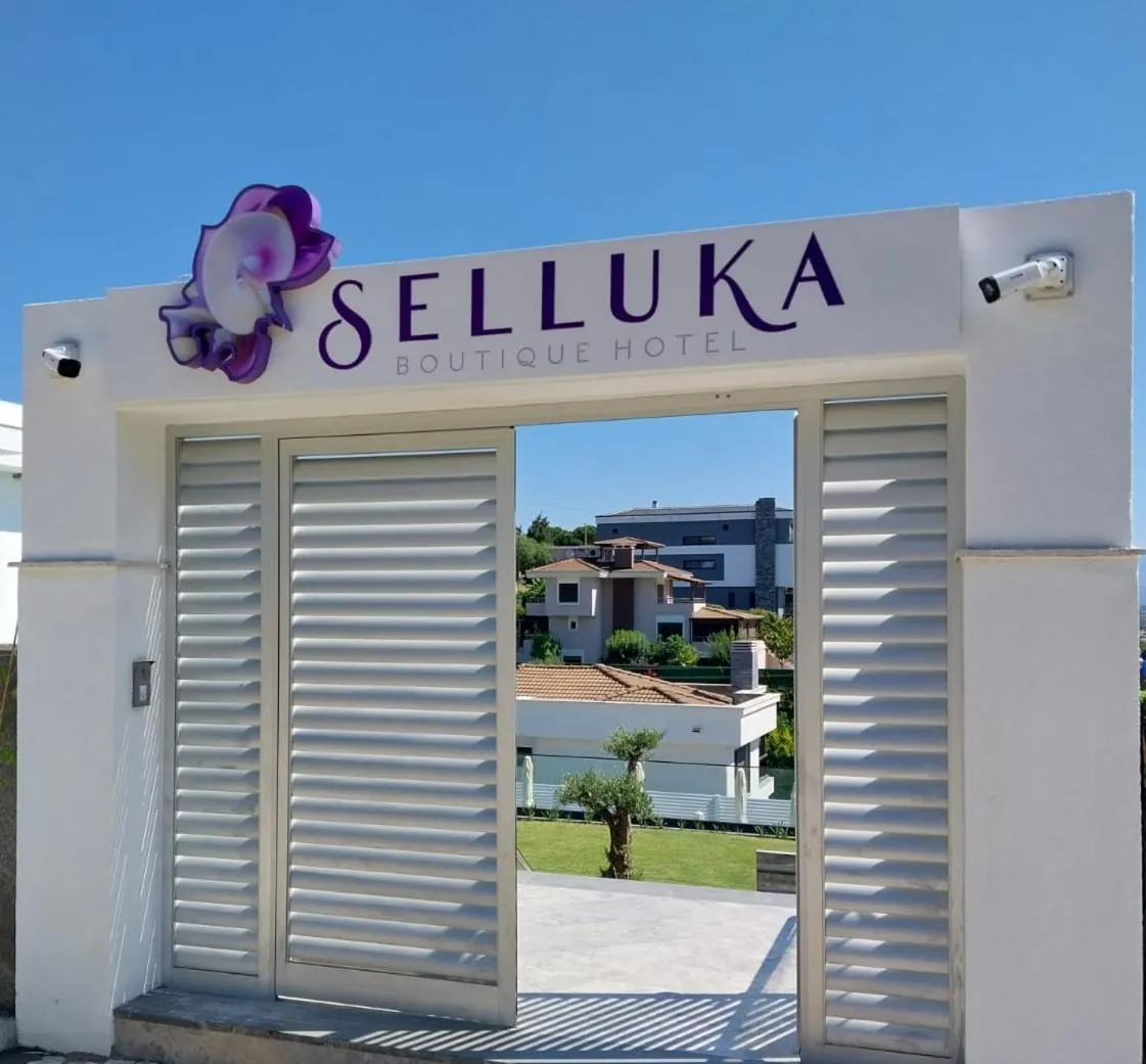 Facade/entrance in Selluka
