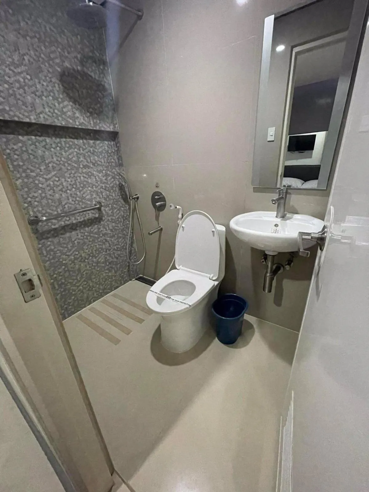 Bathroom in Hotel Sogo Edsa Cubao