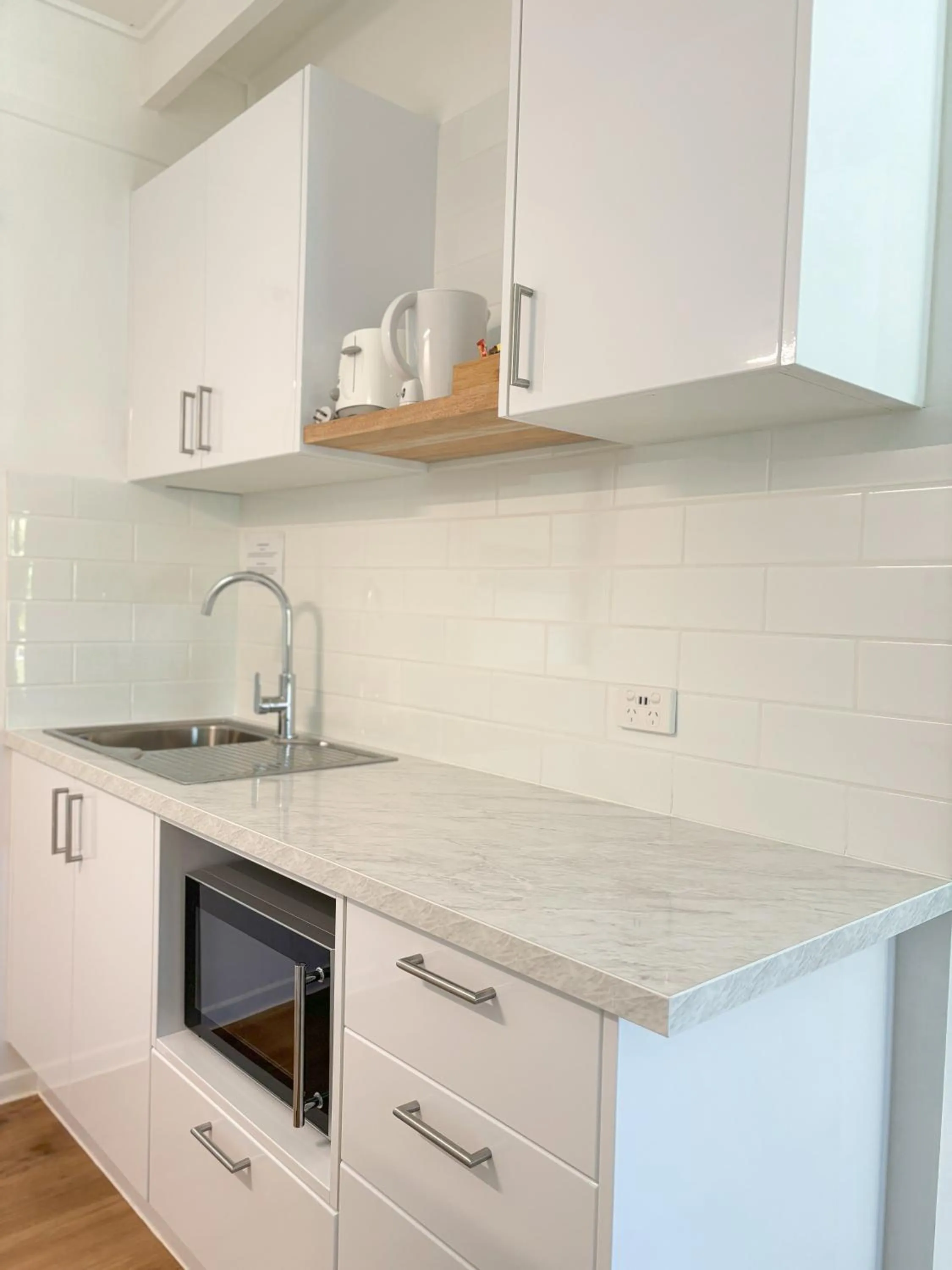 Kitchen or kitchenette in Amaroo On Mandalay, Magnetic Island