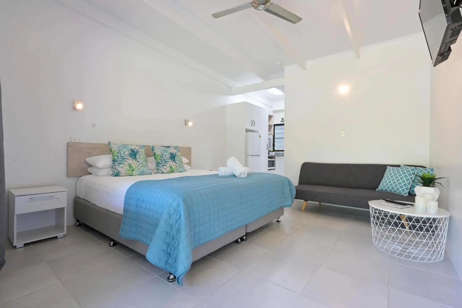Bedroom, Bed in Amaroo On Mandalay, Magnetic Island