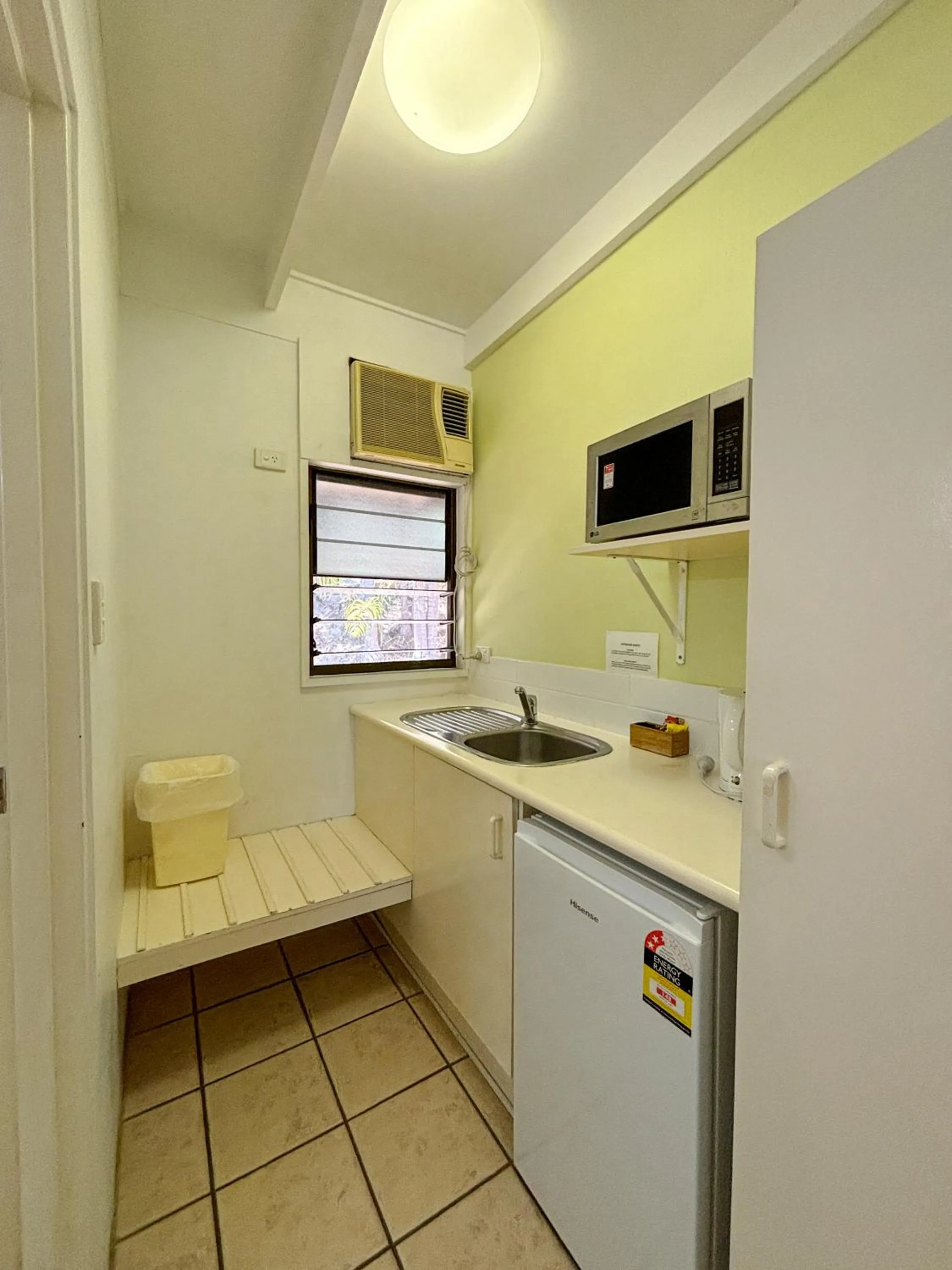 Kitchen or kitchenette in Amaroo On Mandalay, Magnetic Island