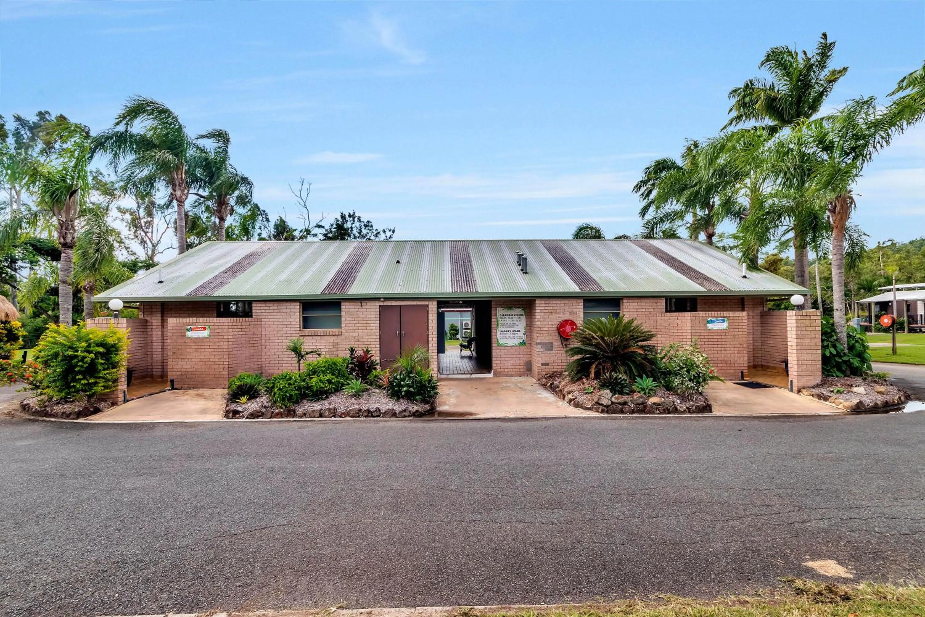 Property building in Discovery Parks - Airlie Beach