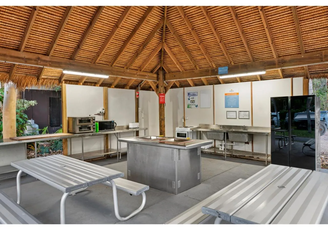 Communal kitchen in Discovery Parks - Airlie Beach