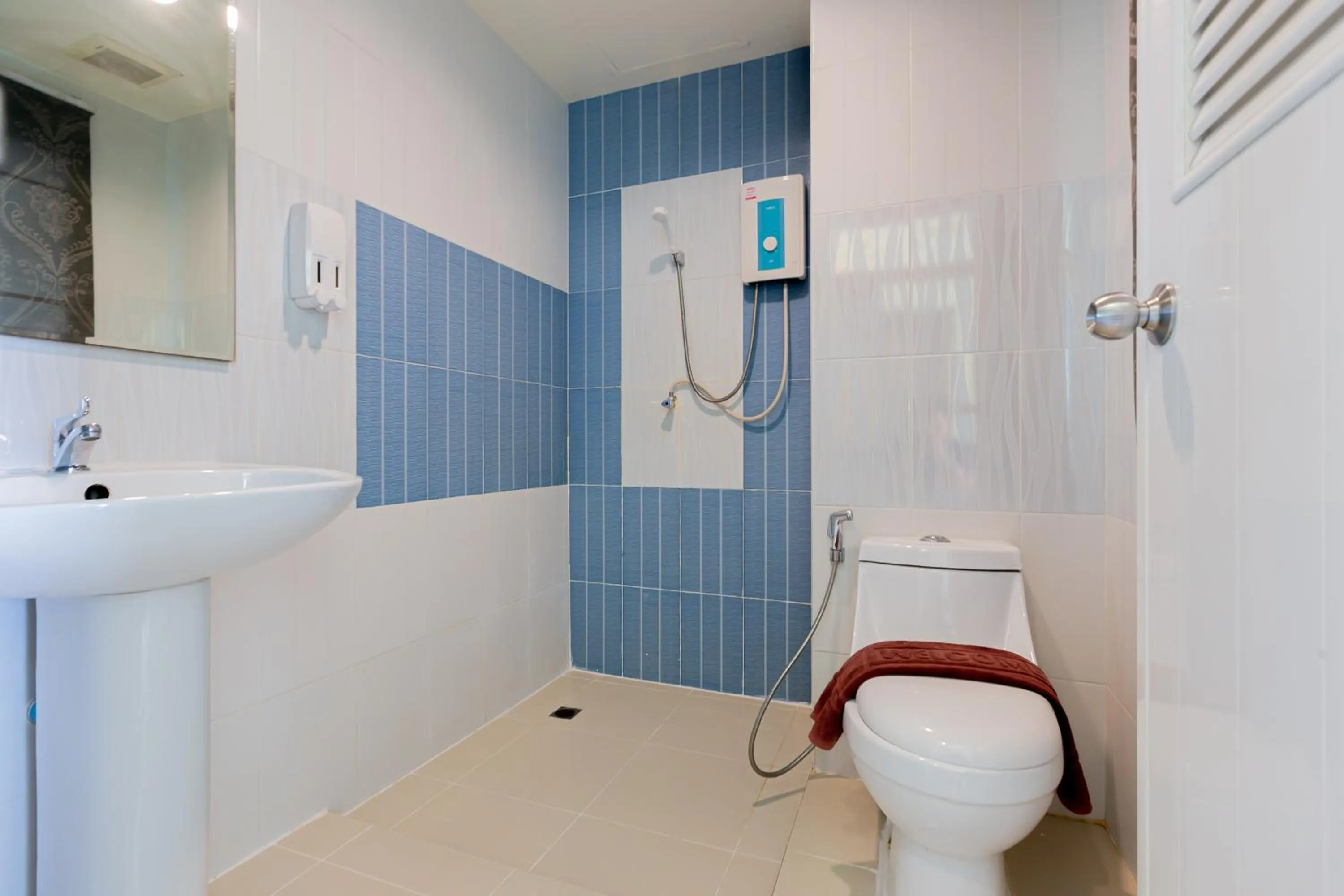 Bathroom in Panwalee Hotel