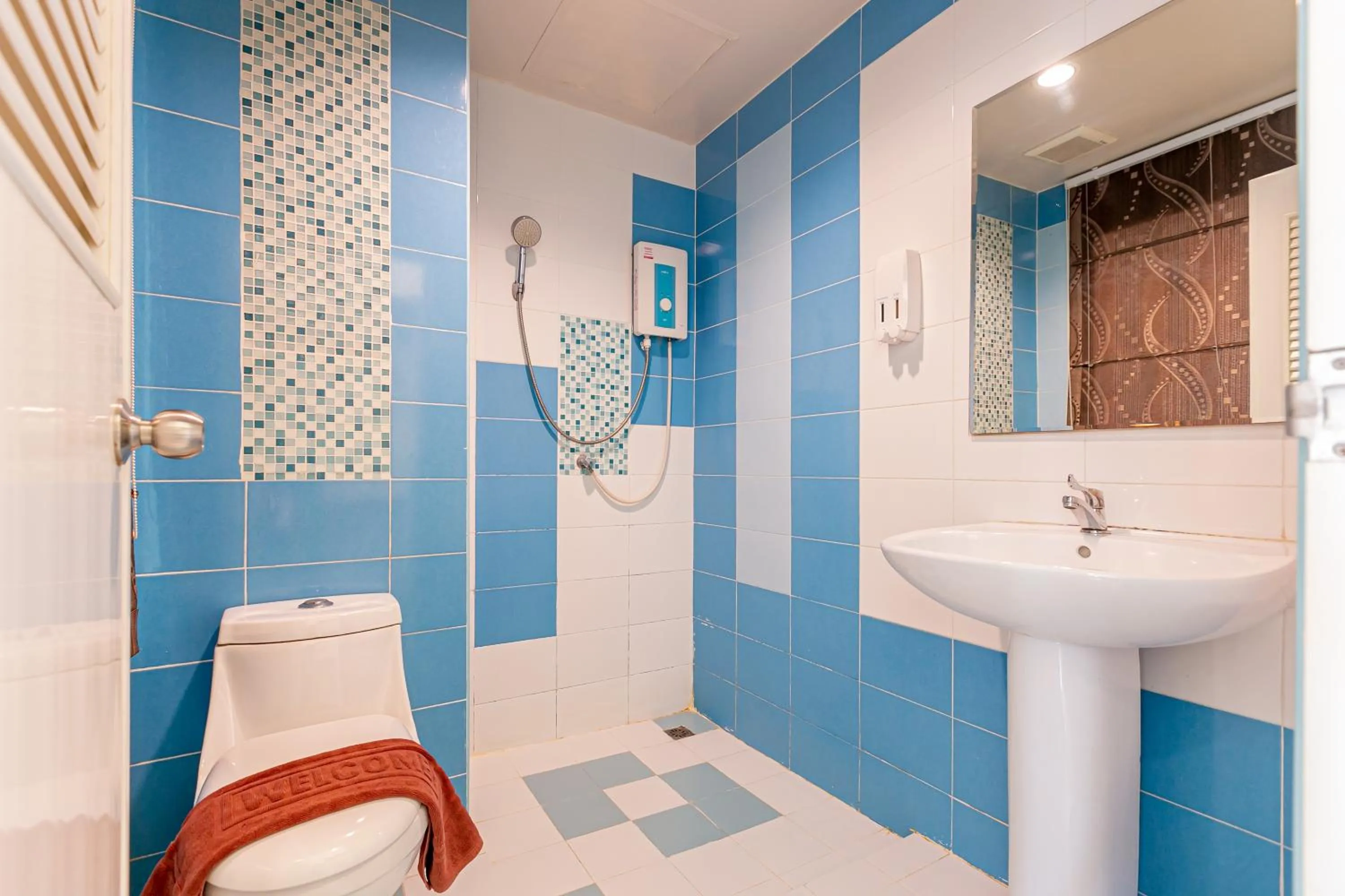 Bathroom in Panwalee Hotel