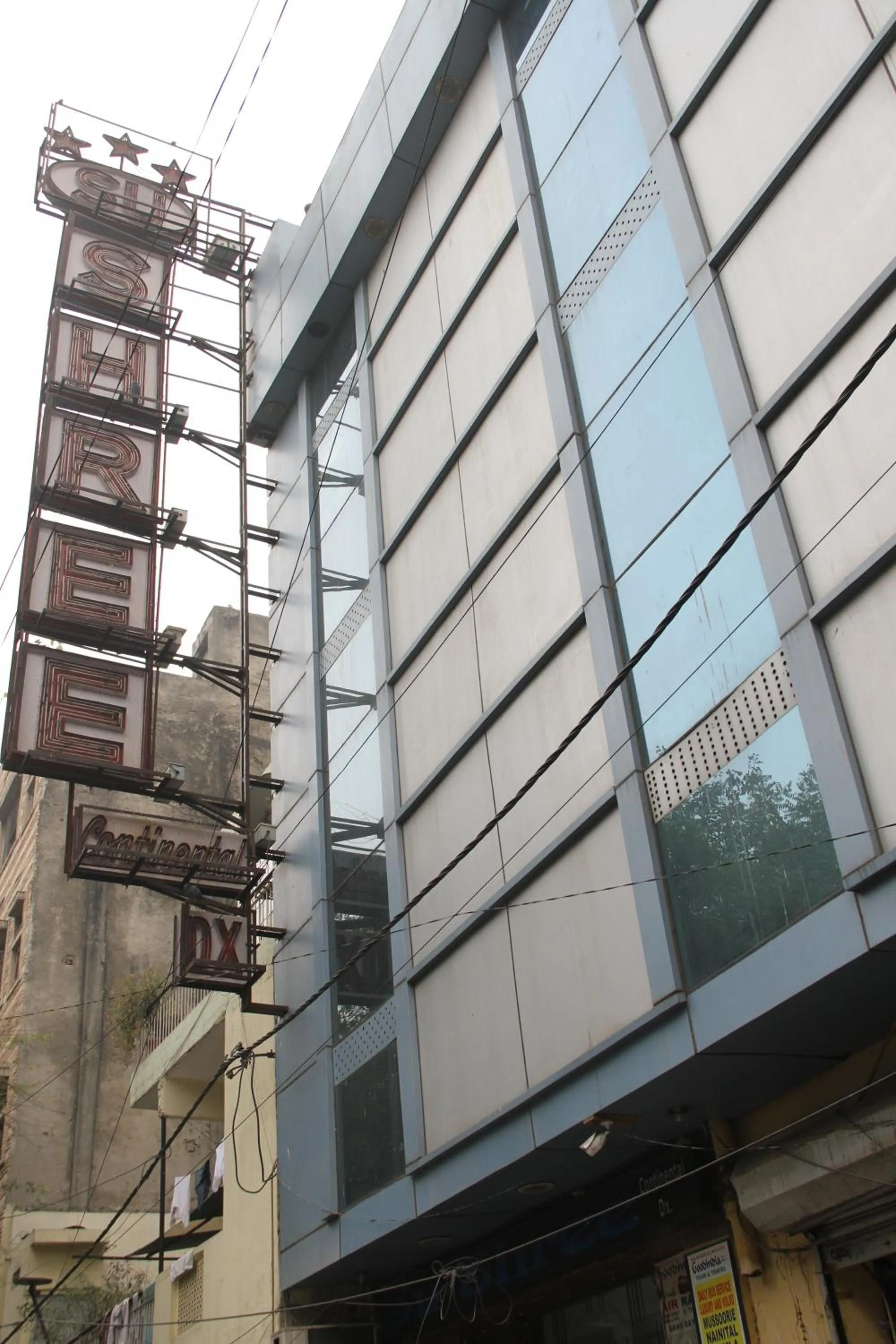 Facade/entrance in Hotel Su Shree Continental Dx Near New Delhi Railway Station