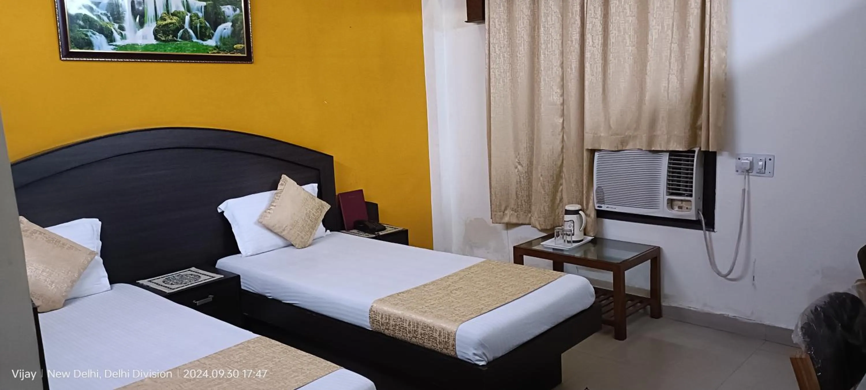 Bedroom, Bed in Hotel Su Shree Continental Dx Near New Delhi Railway Station