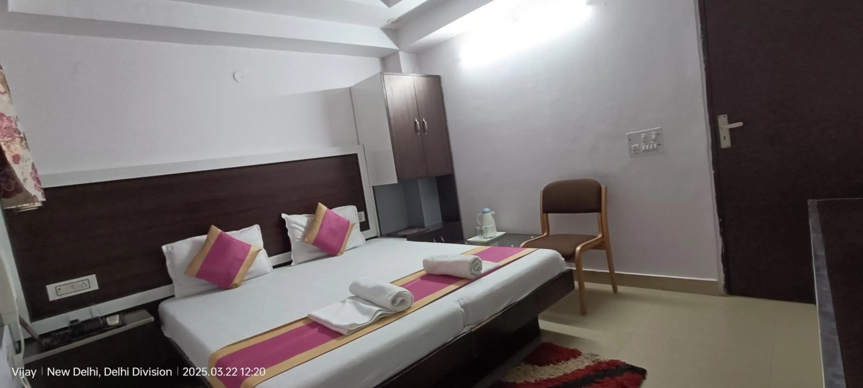 Bed in Hotel Su Shree Continental Dx Near New Delhi Railway Station