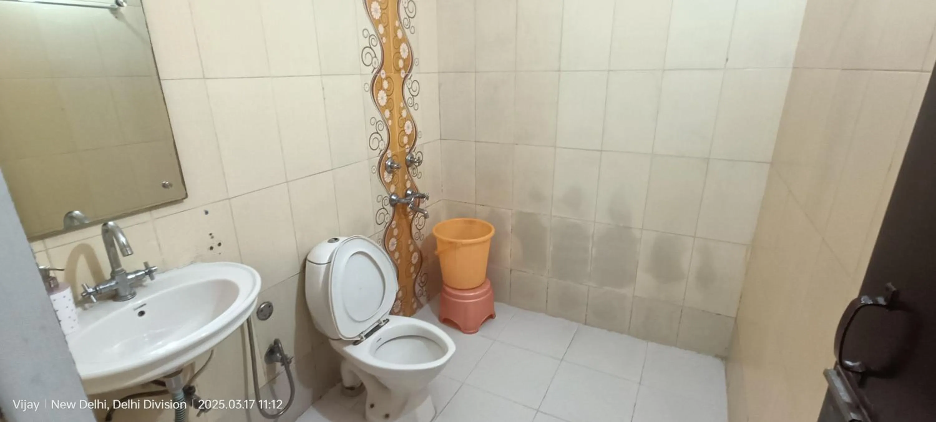 Bathroom in Hotel Su Shree Continental Dx Near New Delhi Railway Station