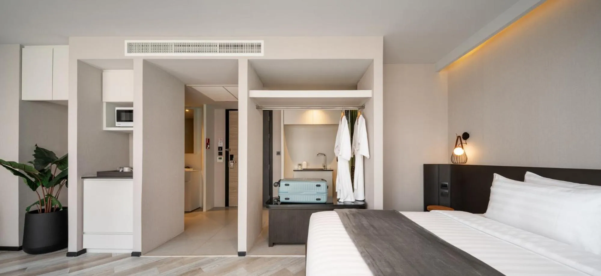 Bed in Seekers Finders Rama IV Hotel SureStay Collection by BW