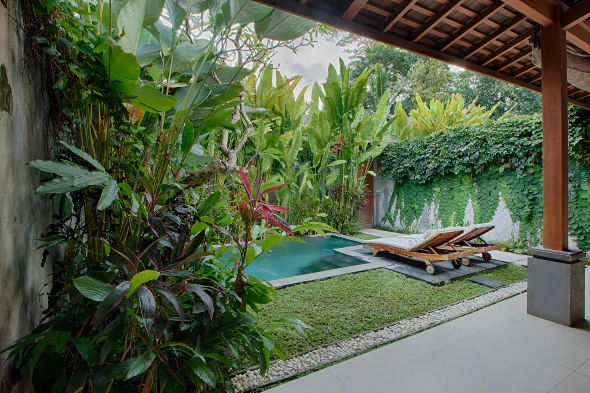 Swimming pool in Santun Luxury Private Villas