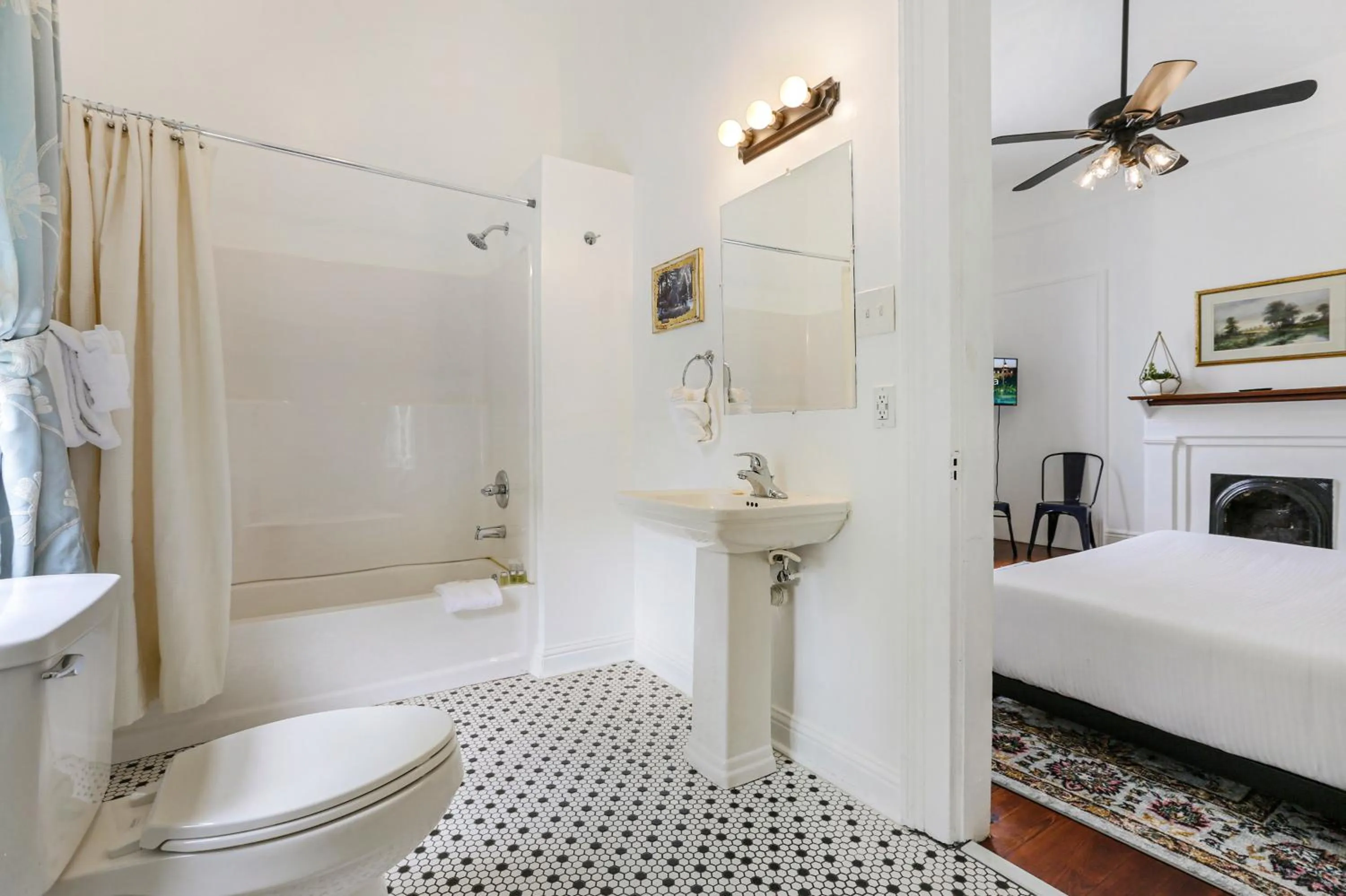 Bathroom in Uptown Spacious 4BD/3BA with Historic Charm