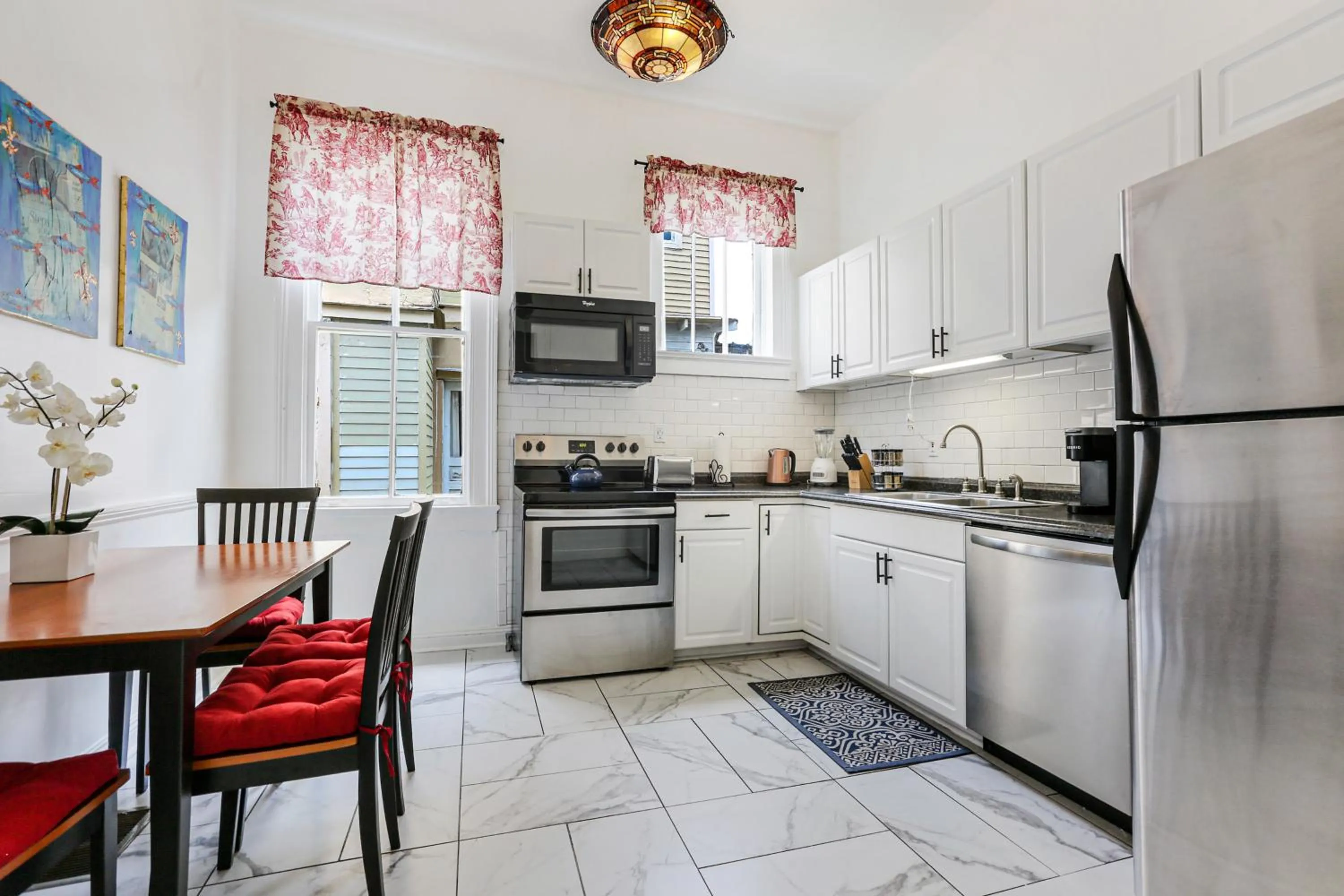 Kitchen or kitchenette in Uptown Spacious 4BD/3BA with Historic Charm
