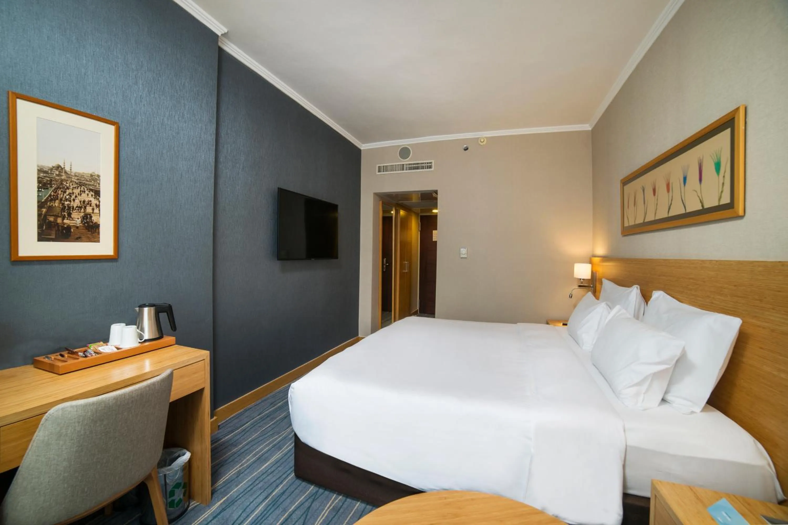 Bed in Radisson Hotel President Old Town Istanbul