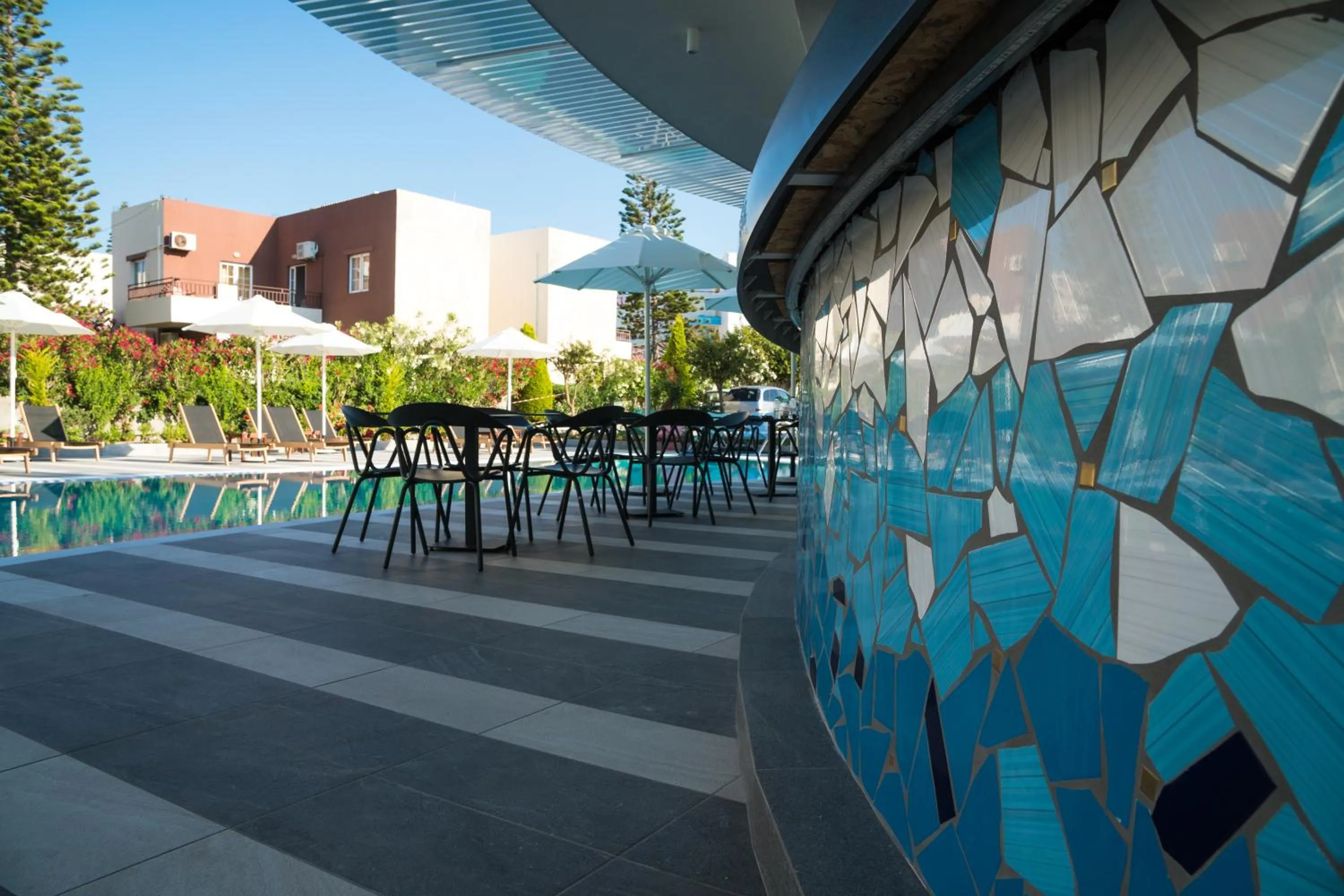 Restaurant/places to eat in Evdokia Suites