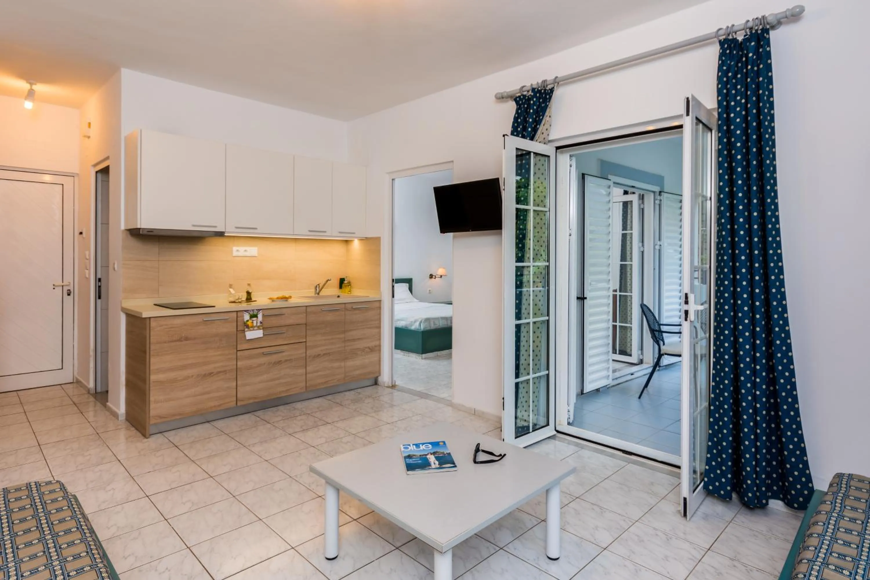 Kitchen or kitchenette in Evdokia Suites