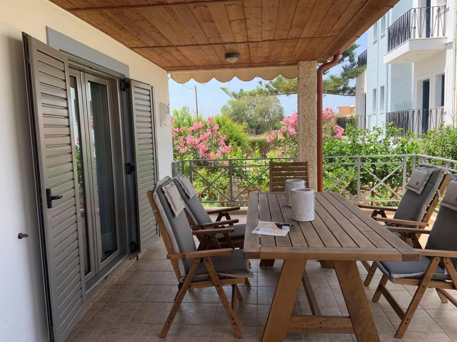 Garden in Evdokia Suites