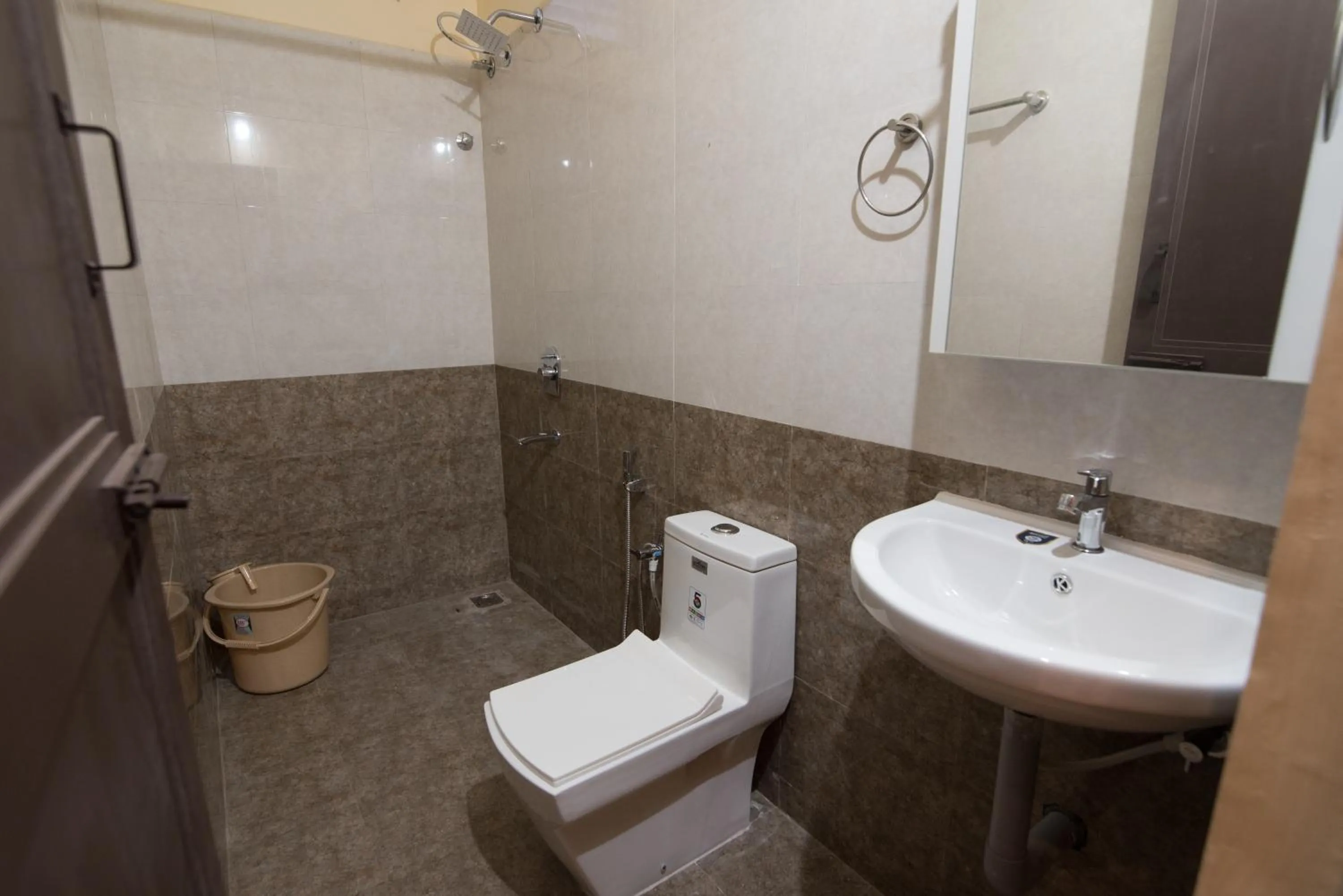 Bathroom in Saffron Vilva