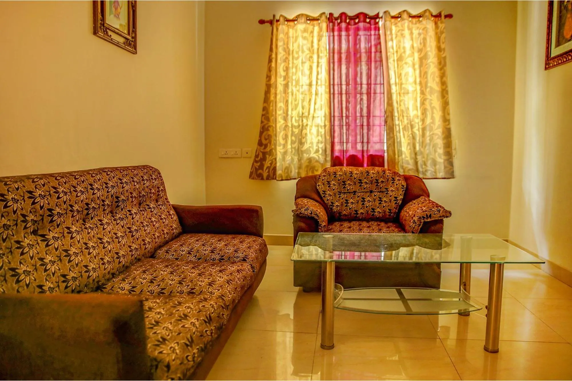 Seating area in FabHotel Hibiscus Stays - Nr Sholinganallur Water Lake & VGP Aqua Kingdom