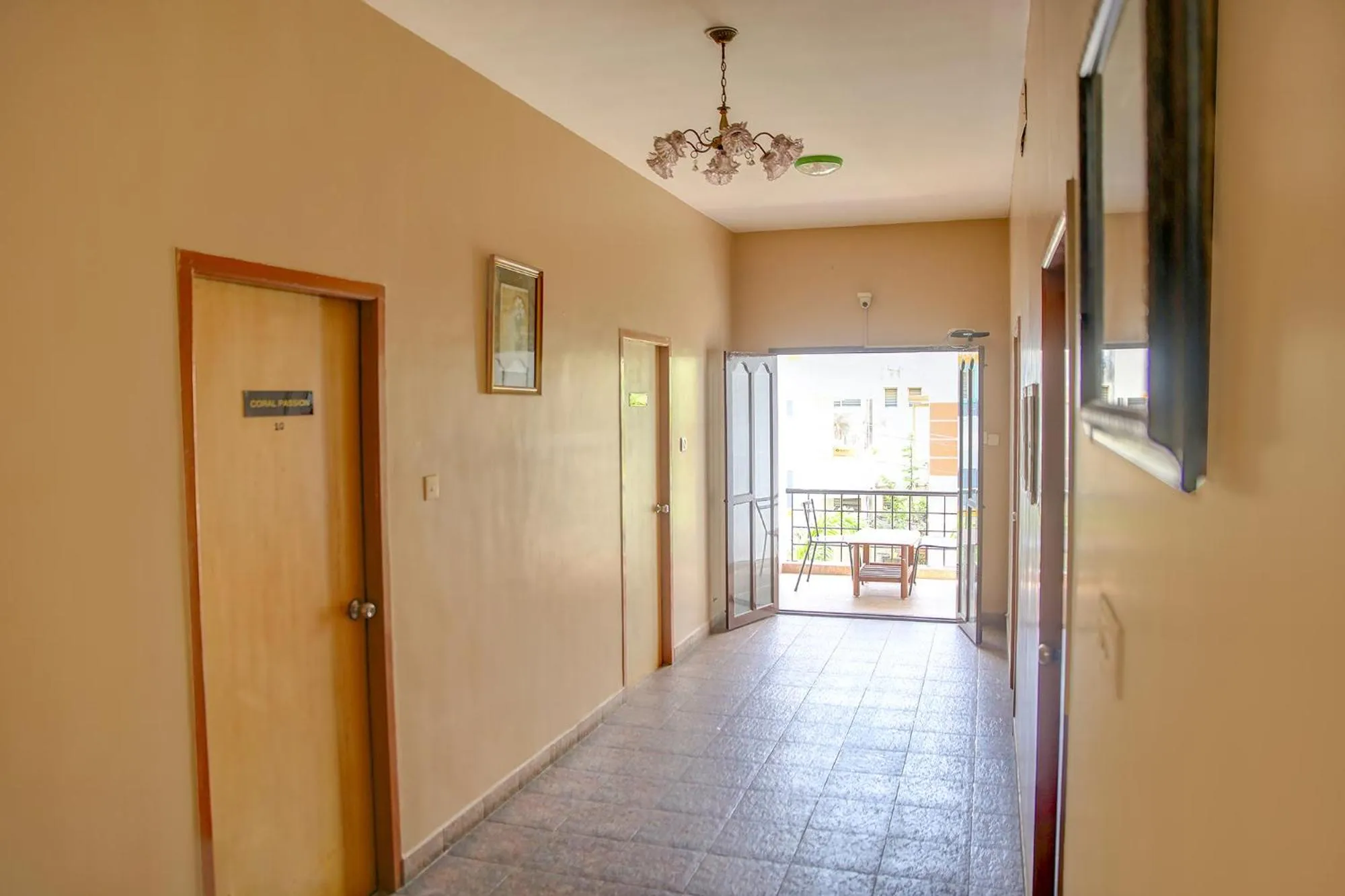 Lobby or reception in FabHotel Hibiscus Stays - Nr Sholinganallur Water Lake & VGP Aqua Kingdom