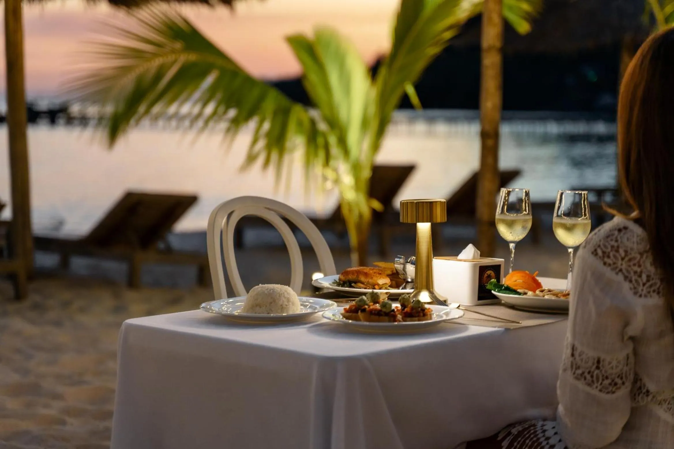 Restaurant/places to eat in Golden Beach Resort