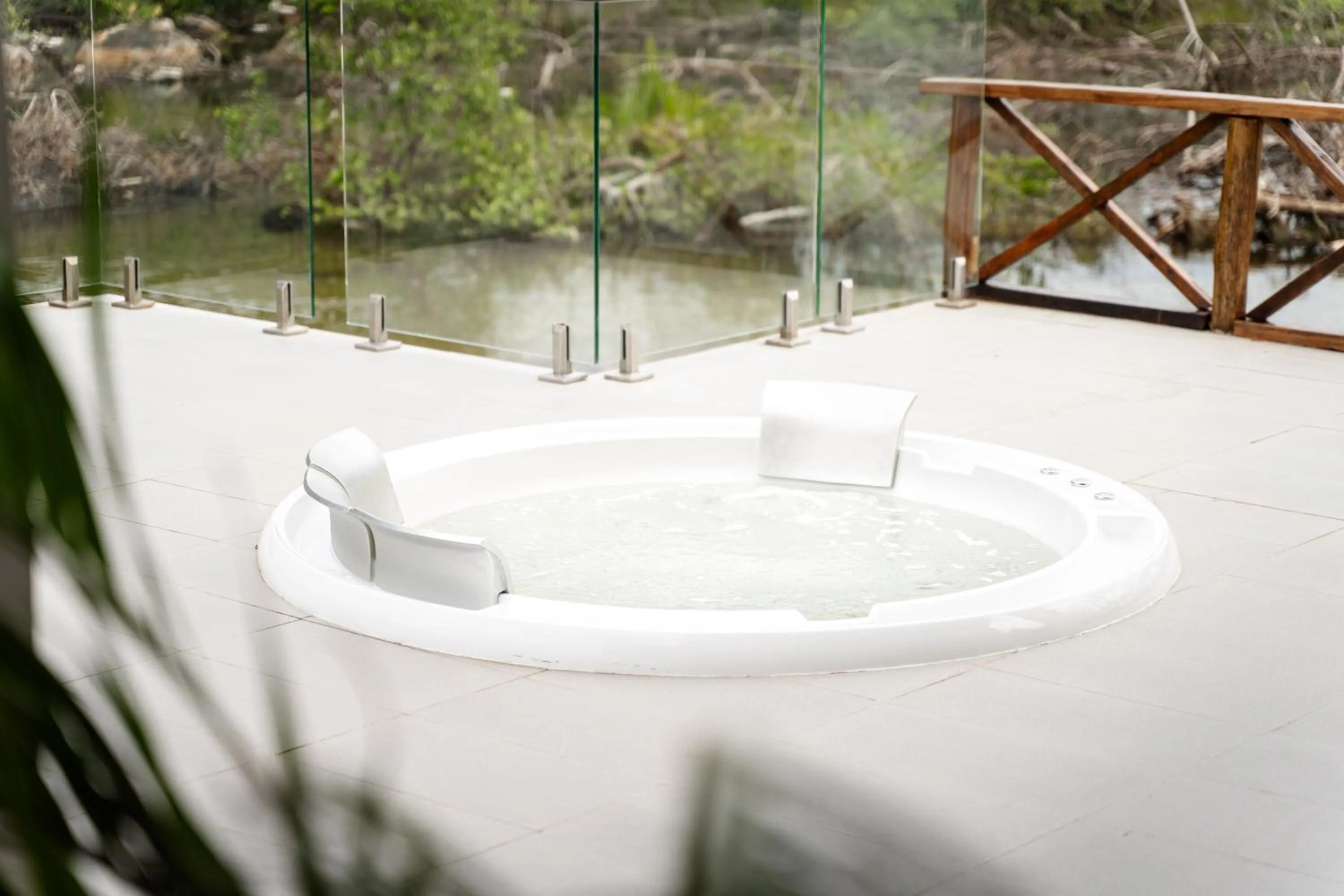 Hot Tub in Golden Beach Resort