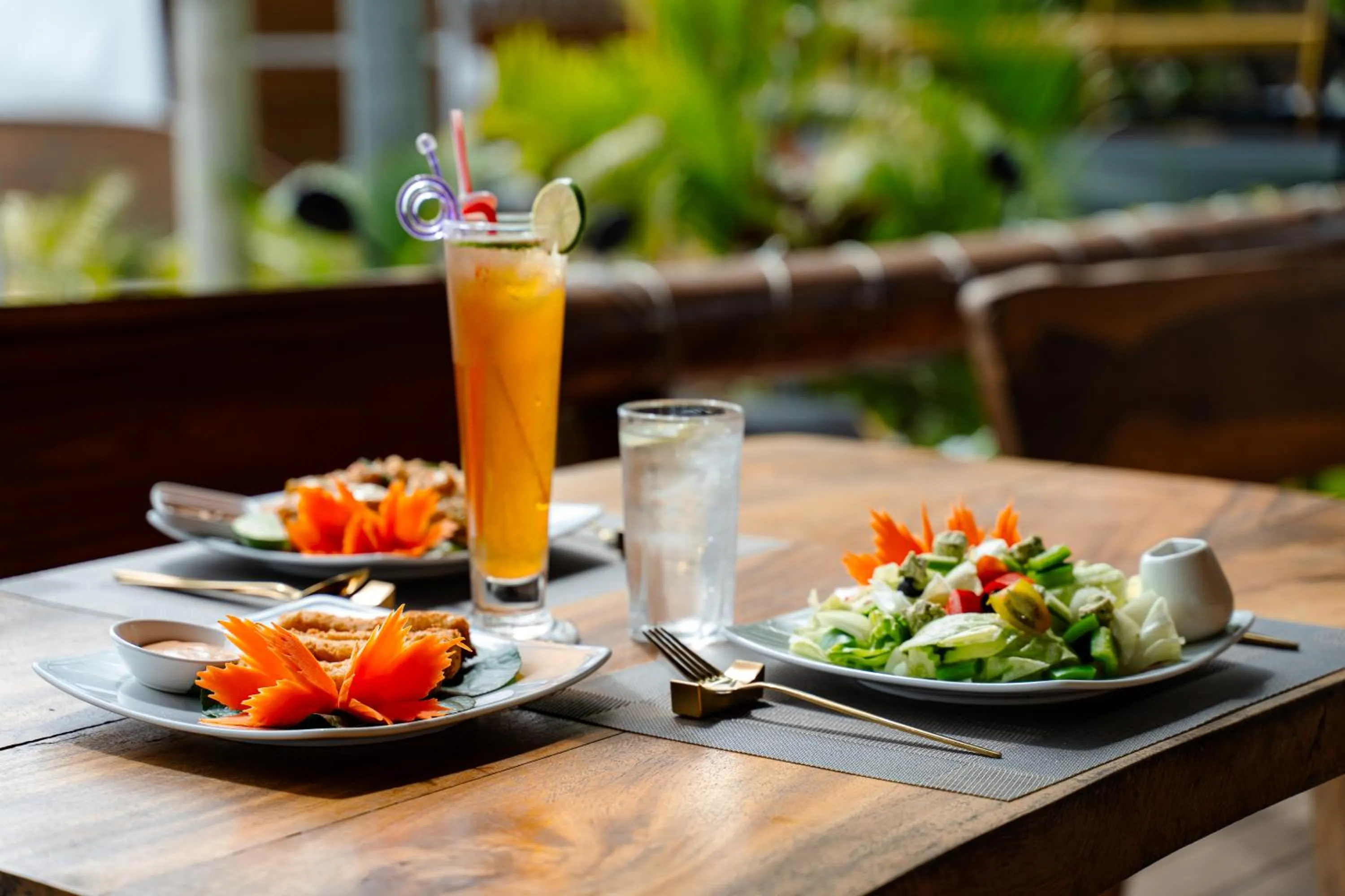 Food and drinks in Golden Beach Resort