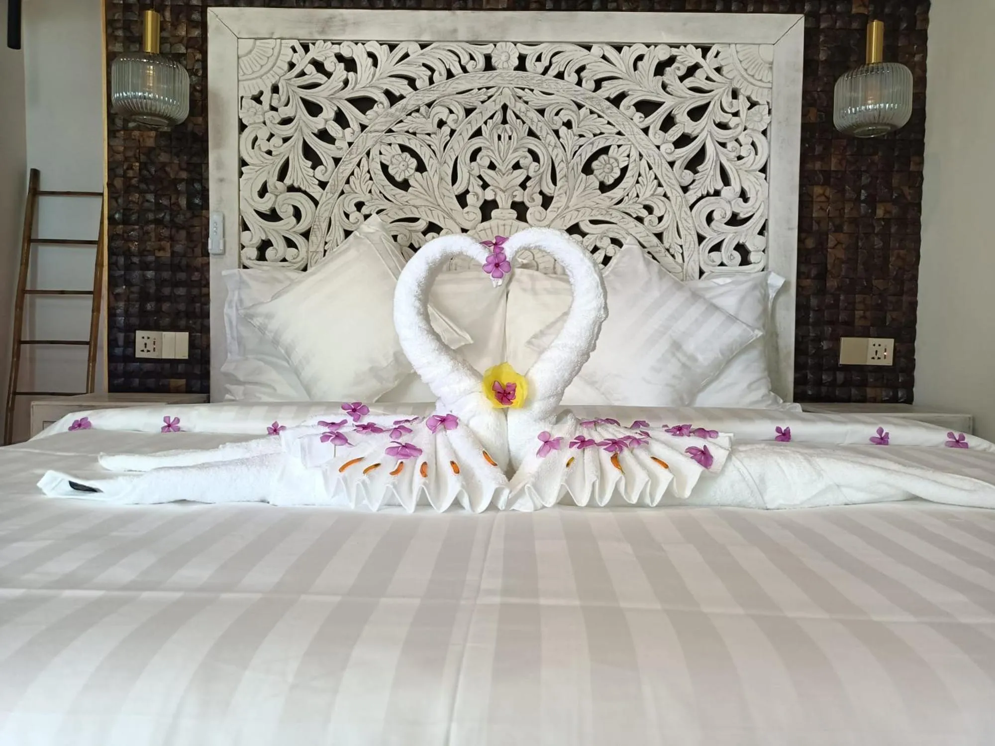 Bed in Golden Beach Resort