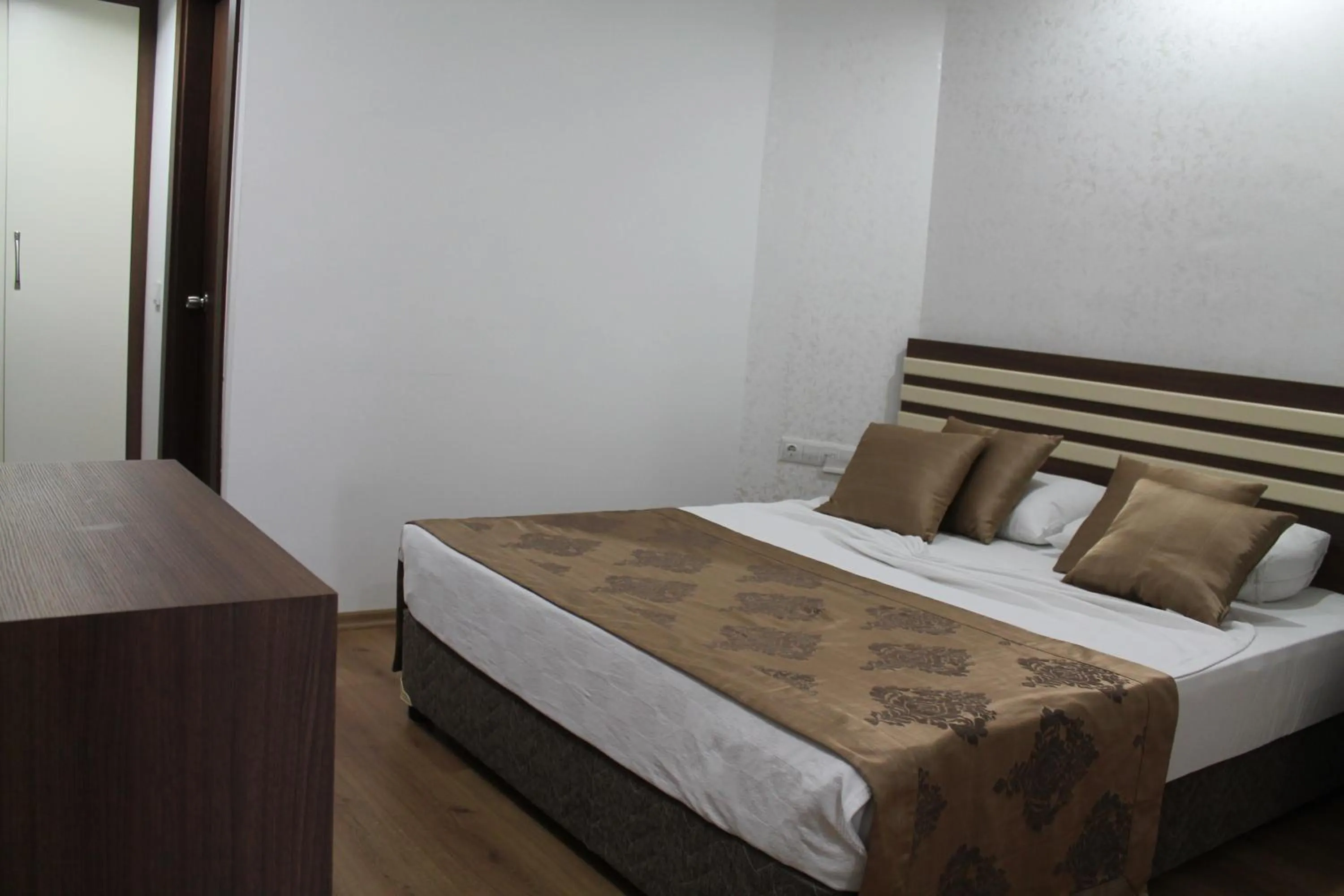 Photo of the whole room, Bed in Olbia Hotel